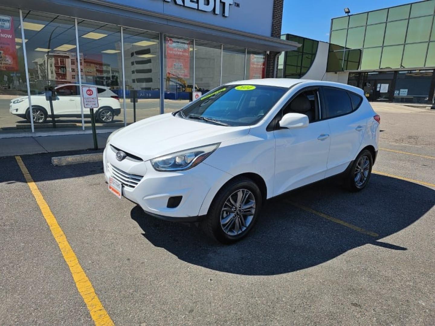 2014 Winter White /Taupe Hyundai Tucson GLS (KM8JT3AF1EU) with an 2.0L DOHC engine, Automatic transmission, located at 8595 Washington St., Thornton, CO, 80229, (303) 287-5511, 39.852348, -104.978447 - Are you in the market for a reliable and affordable SUV in Thornton, CO? Look no further than this pre-owned 2014 Hyundai Tucson GLS at D1 Auto Credit - Thornton. With its sleek winter white exterior and comfortable taupe interior, this 4D sport utility vehicle is sure to turn heads wherever you go. - Photo#1