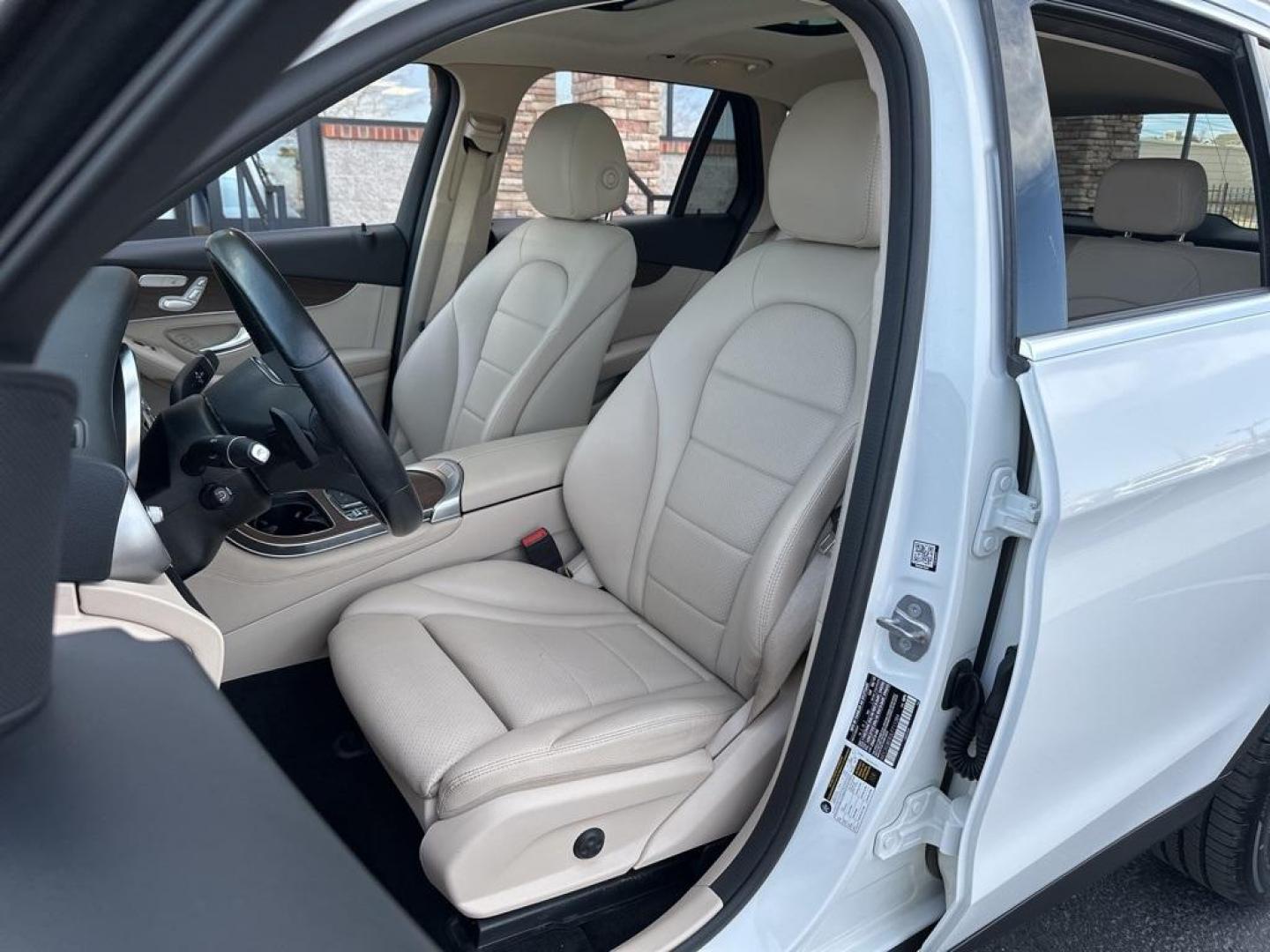 2020 White /Actual Mercedes-Benz GLC GLC 300 (WDC0G8EB3LF) with an I4 engine, Automatic transmission, located at 8595 Washington St., Thornton, CO, 80229, (303) 287-5511, 39.852348, -104.978447 - 2020 Mercedes-Benz GLC<br>Blind Spot Monitoring, Backup Camera, Leather, Collision Warning, 4MATIC, 4-Way Lumbar Support, Electrically Adjustable Passenger Seat, Heated Front Bucket Seats, Panorama Sunroof, Power Driver Seat and Steering Column w/Memory.<br>D1 Auto NEVER charges dealer fees! All c - Photo#9