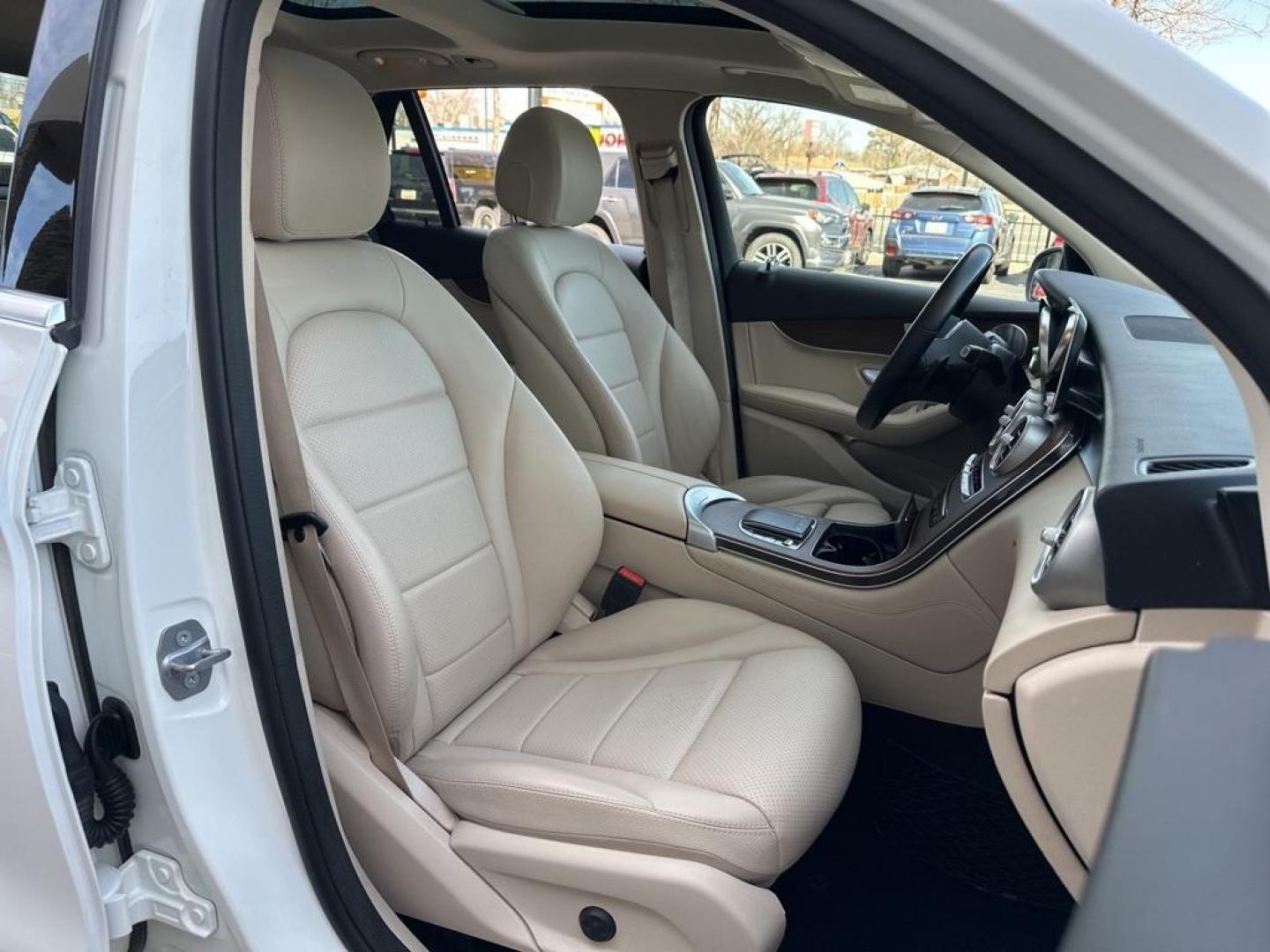 2020 White /Actual Mercedes-Benz GLC GLC 300 (WDC0G8EB3LF) with an I4 engine, Automatic transmission, located at 8595 Washington St., Thornton, CO, 80229, (303) 287-5511, 39.852348, -104.978447 - 2020 Mercedes-Benz GLC<br>Blind Spot Monitoring, Backup Camera, Leather, Collision Warning, 4MATIC, 4-Way Lumbar Support, Electrically Adjustable Passenger Seat, Heated Front Bucket Seats, Panorama Sunroof, Power Driver Seat and Steering Column w/Memory.<br>D1 Auto NEVER charges dealer fees! All c - Photo#10