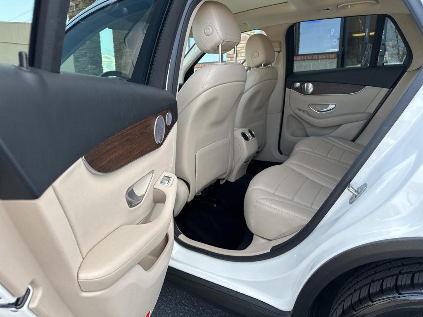 2020 White /Actual Mercedes-Benz GLC GLC 300 (WDC0G8EB3LF) with an I4 engine, Automatic transmission, located at 8595 Washington St., Thornton, CO, 80229, (303) 287-5511, 39.852348, -104.978447 - 2020 Mercedes-Benz GLC<br>Blind Spot Monitoring, Backup Camera, Leather, Collision Warning, 4MATIC, 4-Way Lumbar Support, Electrically Adjustable Passenger Seat, Heated Front Bucket Seats, Panorama Sunroof, Power Driver Seat and Steering Column w/Memory.<br>D1 Auto NEVER charges dealer fees! All c - Photo#23