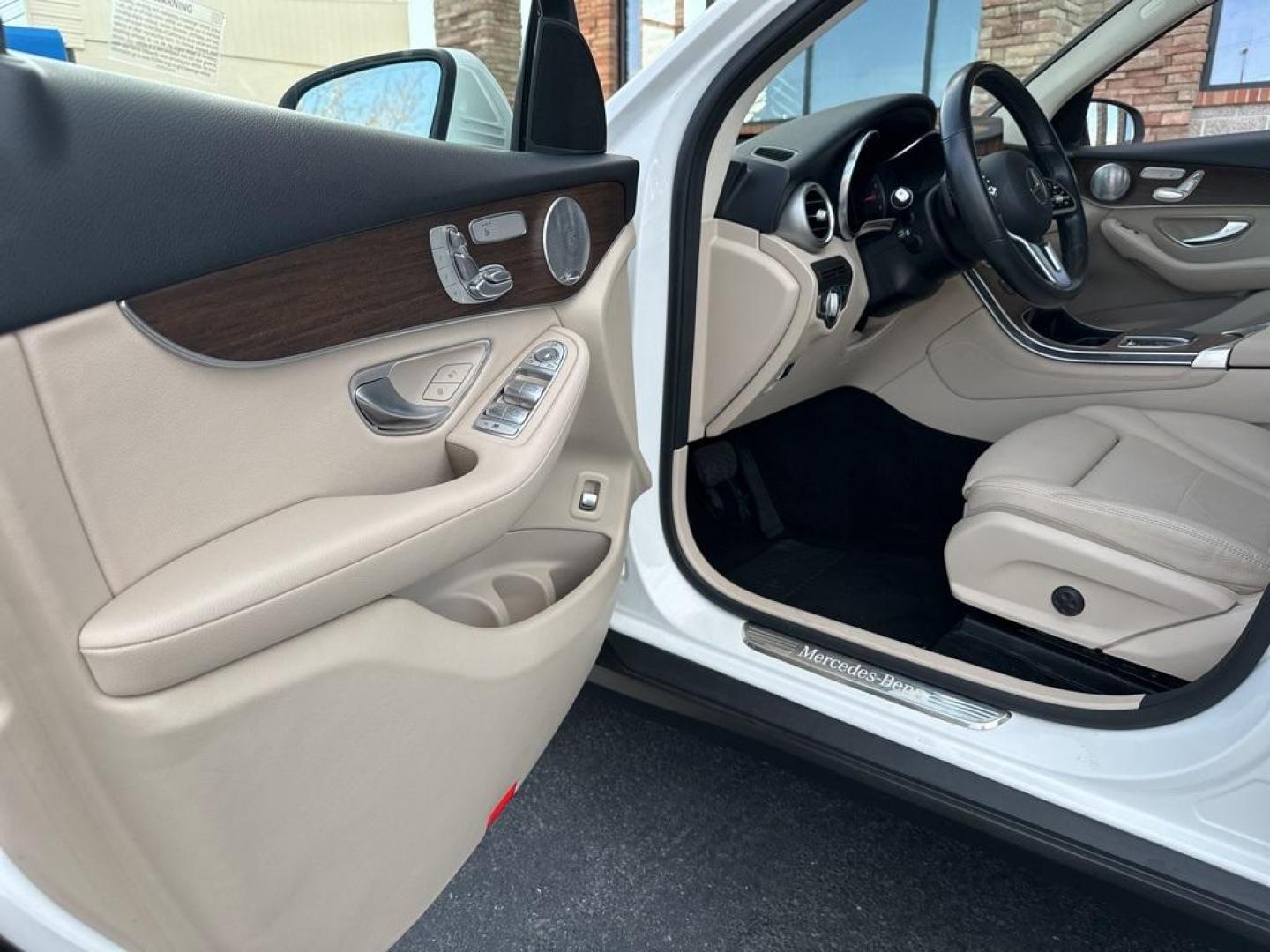 2020 White /Actual Mercedes-Benz GLC GLC 300 (WDC0G8EB3LF) with an I4 engine, Automatic transmission, located at 8595 Washington St., Thornton, CO, 80229, (303) 287-5511, 39.852348, -104.978447 - 2020 Mercedes-Benz GLC<br>Blind Spot Monitoring, Backup Camera, Leather, Collision Warning, 4MATIC, 4-Way Lumbar Support, Electrically Adjustable Passenger Seat, Heated Front Bucket Seats, Panorama Sunroof, Power Driver Seat and Steering Column w/Memory.<br>D1 Auto NEVER charges dealer fees! All c - Photo#29