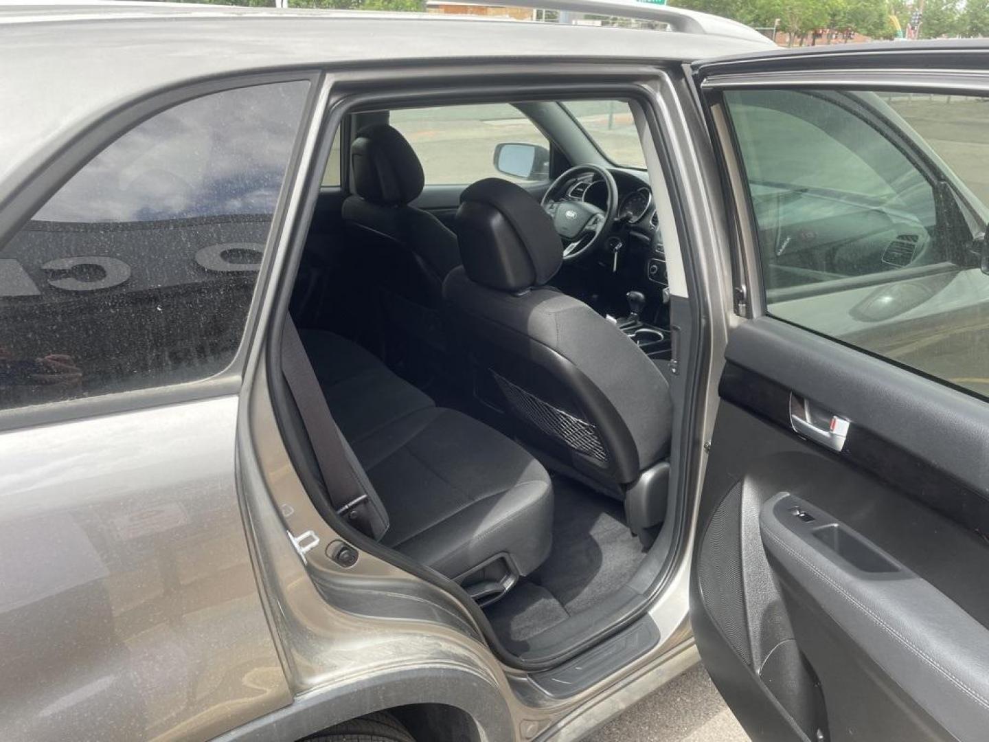 2015 Titanium Silver /Black Kia Sorento LX (5XYKTDA73FG) with an 3.3L V6 DGI Dual CVVT engine, Automatic transmission, located at 8595 Washington St., Thornton, CO, 80229, (303) 287-5511, 39.852348, -104.978447 - 2015 Kia Sorento<br><br>D1 Auto NEVER charges dealer fees! All cars have clean titles and have been inspected for mechanical issues. We have financing for everyone. Good credit, bad credit, first time buyers.<br>Clean CARFAX. Odometer is 12429 miles below market average!<br>Please call Lakewood Loca - Photo#19