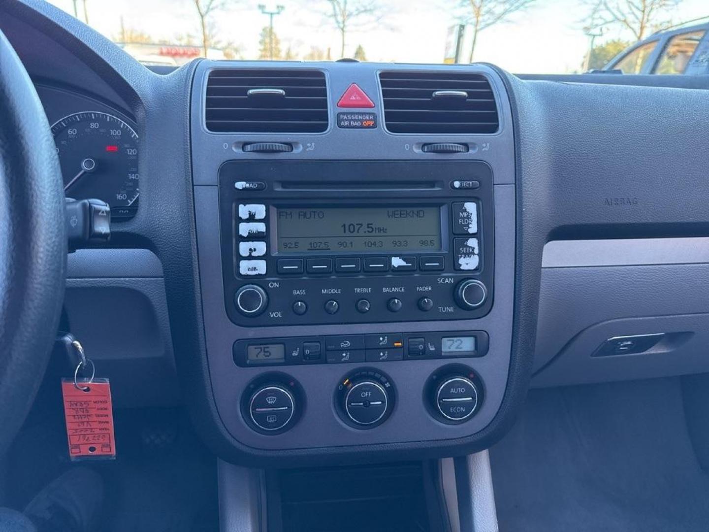 2005 Platinum Gray /Gray Volkswagen Jetta 2.5 (3VWSF71K95M) with an 2.5L I5 SMPI DOHC engine, Manual transmission, located at 8595 Washington St., Thornton, CO, 80229, (303) 287-5511, 39.852348, -104.978447 - 2005 Volkswagen Jetta FWD MANUAL TRANSMISSION. This car has ben inspected and runs like a top. Newer clutch, new tires, everything works as it should. Non turbo engine.<br><br> Leather, Heated Seats, 2.5L I5 SMPI DOHC, 5-Speed Manual, Gray w/Leather Seating Surfaces, Power Tilt and Slide Glass Sun - Photo#10