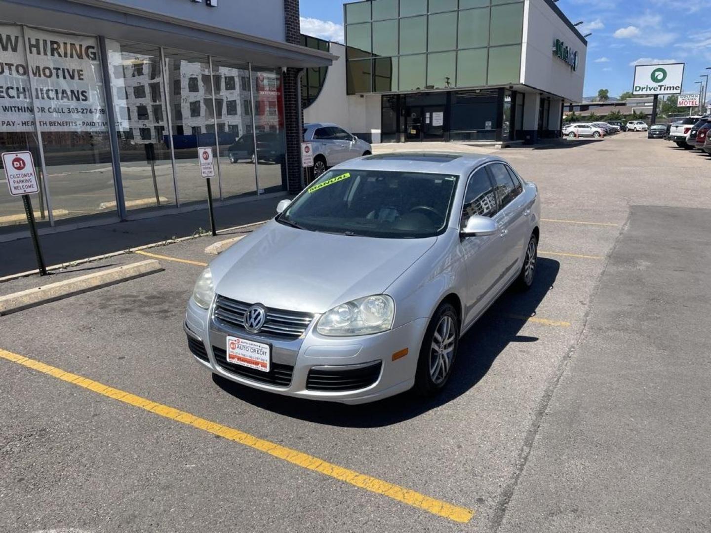 2005 Platinum Gray /Gray Volkswagen Jetta 2.5 (3VWSF71K95M) with an 2.5L I5 SMPI DOHC engine, Manual transmission, located at 8595 Washington St., Thornton, CO, 80229, (303) 287-5511, 39.852348, -104.978447 - 2005 Volkswagen Jetta<br><br>D1 Auto NEVER charges dealer fees! All cars have clean titles and have been inspected for mechanical issues. We have financing for everyone. Good credit, bad credit, first time buyers.<br><br>Please call Lakewood Location 303-274-7692 or Thornton 303-287-5511 to schedule - Photo#1