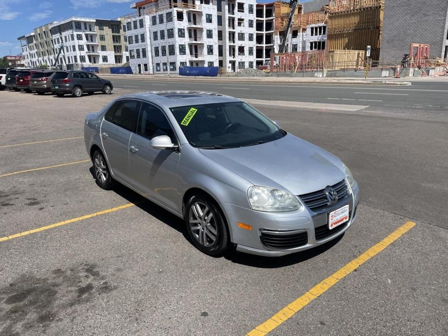 2005 Platinum Gray /Gray Volkswagen Jetta 2.5 (3VWSF71K95M) with an 2.5L I5 SMPI DOHC engine, Manual transmission, located at 8595 Washington St., Thornton, CO, 80229, (303) 287-5511, 39.852348, -104.978447 - 2005 Volkswagen Jetta<br><br>D1 Auto NEVER charges dealer fees! All cars have clean titles and have been inspected for mechanical issues. We have financing for everyone. Good credit, bad credit, first time buyers.<br><br>Please call Lakewood Location 303-274-7692 or Thornton 303-287-5511 to schedule - Photo#2