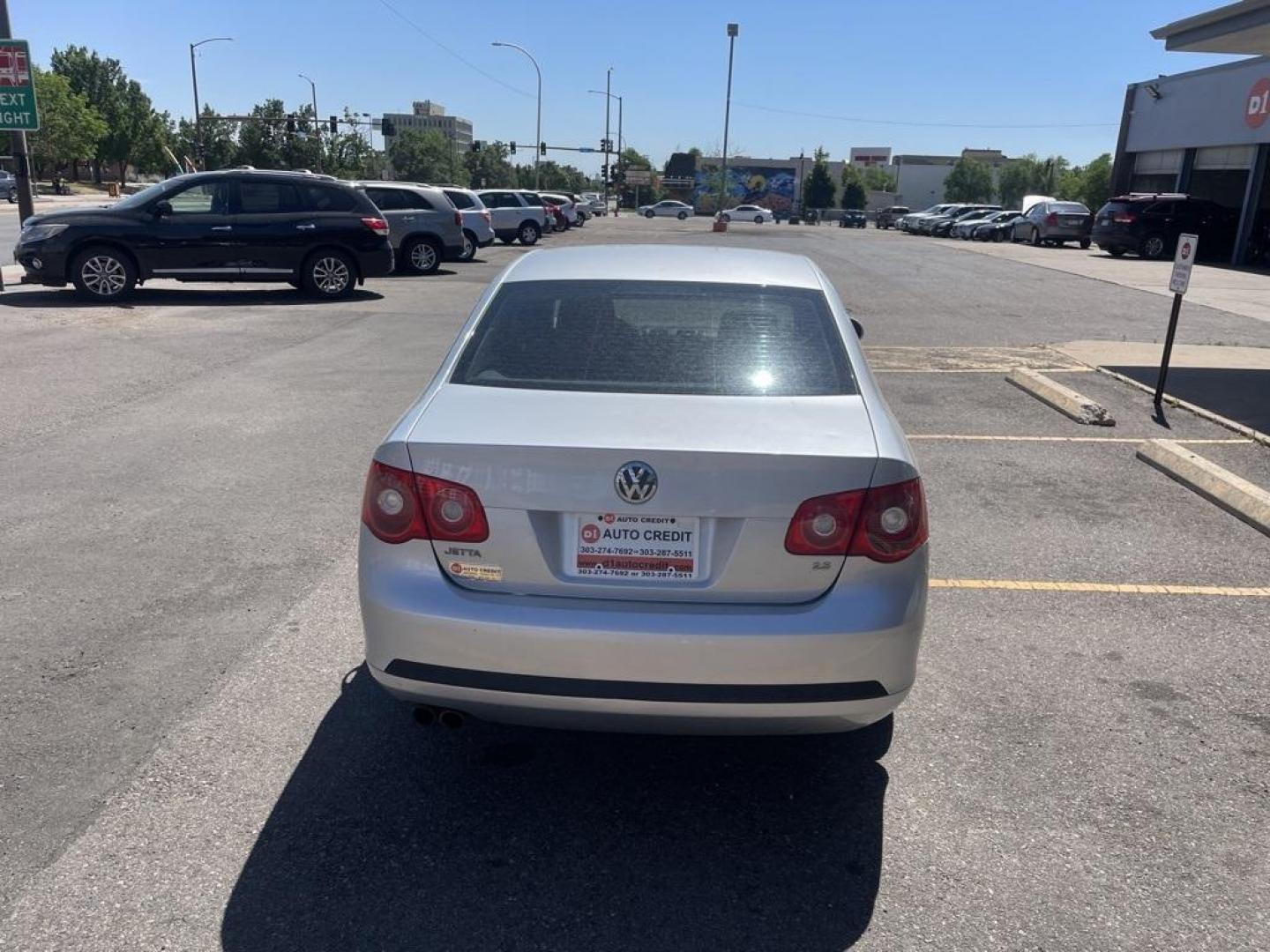 2005 Platinum Gray /Gray Volkswagen Jetta 2.5 (3VWSF71K95M) with an 2.5L I5 SMPI DOHC engine, Manual transmission, located at 8595 Washington St., Thornton, CO, 80229, (303) 287-5511, 39.852348, -104.978447 - 2005 Volkswagen Jetta<br><br>D1 Auto NEVER charges dealer fees! All cars have clean titles and have been inspected for mechanical issues. We have financing for everyone. Good credit, bad credit, first time buyers.<br><br>Please call Lakewood Location 303-274-7692 or Thornton 303-287-5511 to schedule - Photo#6