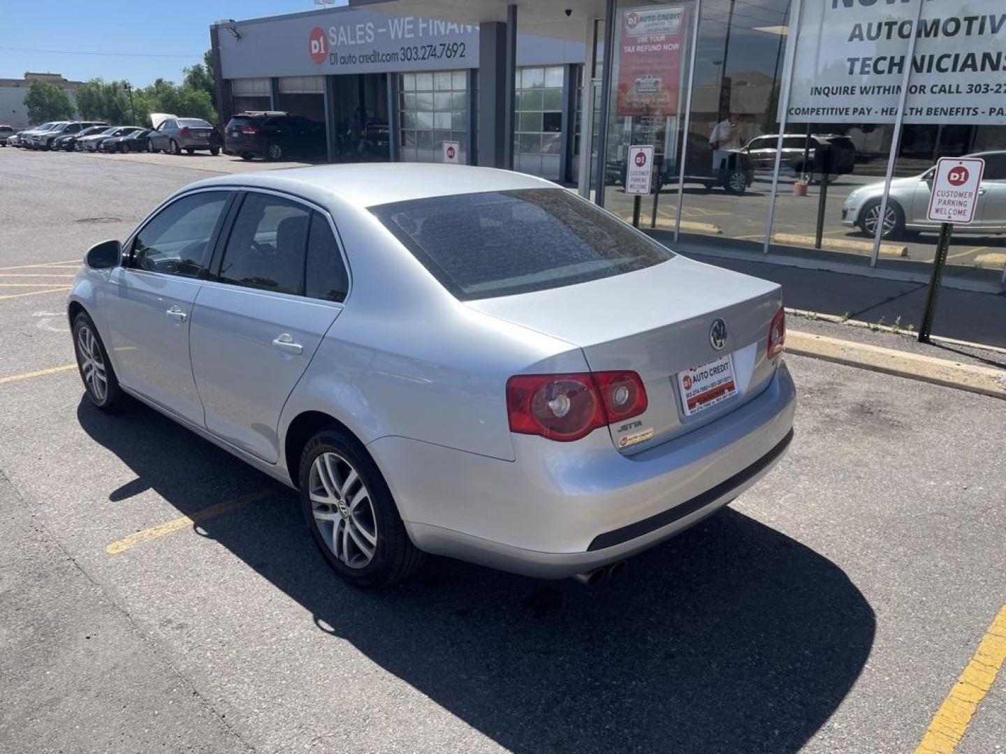 2005 Platinum Gray /Gray Volkswagen Jetta 2.5 (3VWSF71K95M) with an 2.5L I5 SMPI DOHC engine, Manual transmission, located at 8595 Washington St., Thornton, CO, 80229, (303) 287-5511, 39.852348, -104.978447 - 2005 Volkswagen Jetta<br><br>D1 Auto NEVER charges dealer fees! All cars have clean titles and have been inspected for mechanical issues. We have financing for everyone. Good credit, bad credit, first time buyers.<br><br>Please call Lakewood Location 303-274-7692 or Thornton 303-287-5511 to schedule - Photo#7