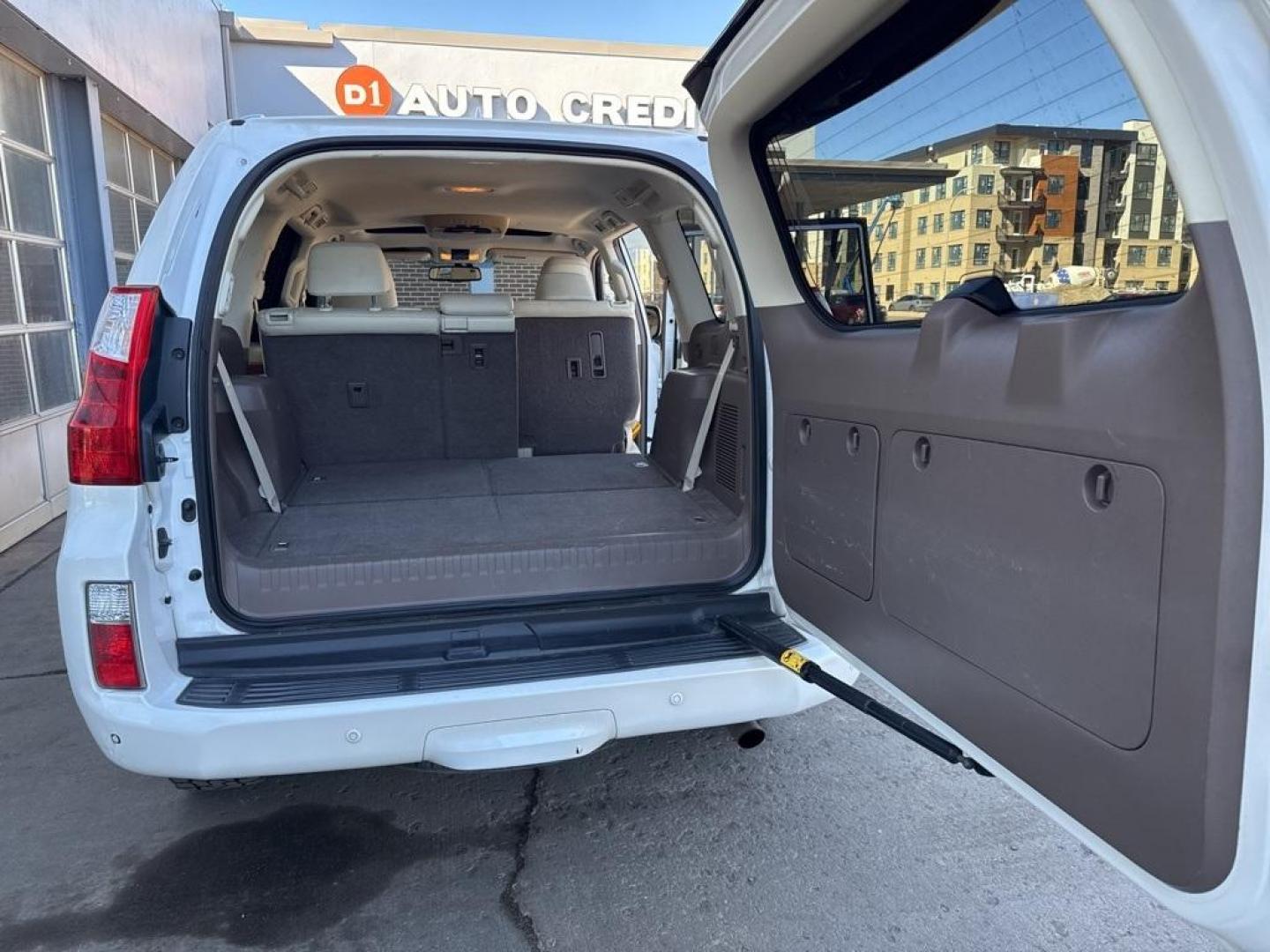 2010 White Lexus GX 460 (JTJBM7FX7A5) with an 4.6L V8 DOHC Dual VVT-i 32V engine, Automatic transmission, located at 8595 Washington St., Thornton, CO, 80229, (303) 287-5511, 39.852348, -104.978447 - 2010 Lexus GX 4WD<br><br>D1 Auto NEVER charges dealer fees! All cars have clean titles and have been inspected for mechanical issues. We have financing for everyone. Good credit, bad credit, first time buyers.<br><br>Please call Lakewood Location 303-274-7692 or Thornton 303-287-5511 to schedule a t - Photo#20