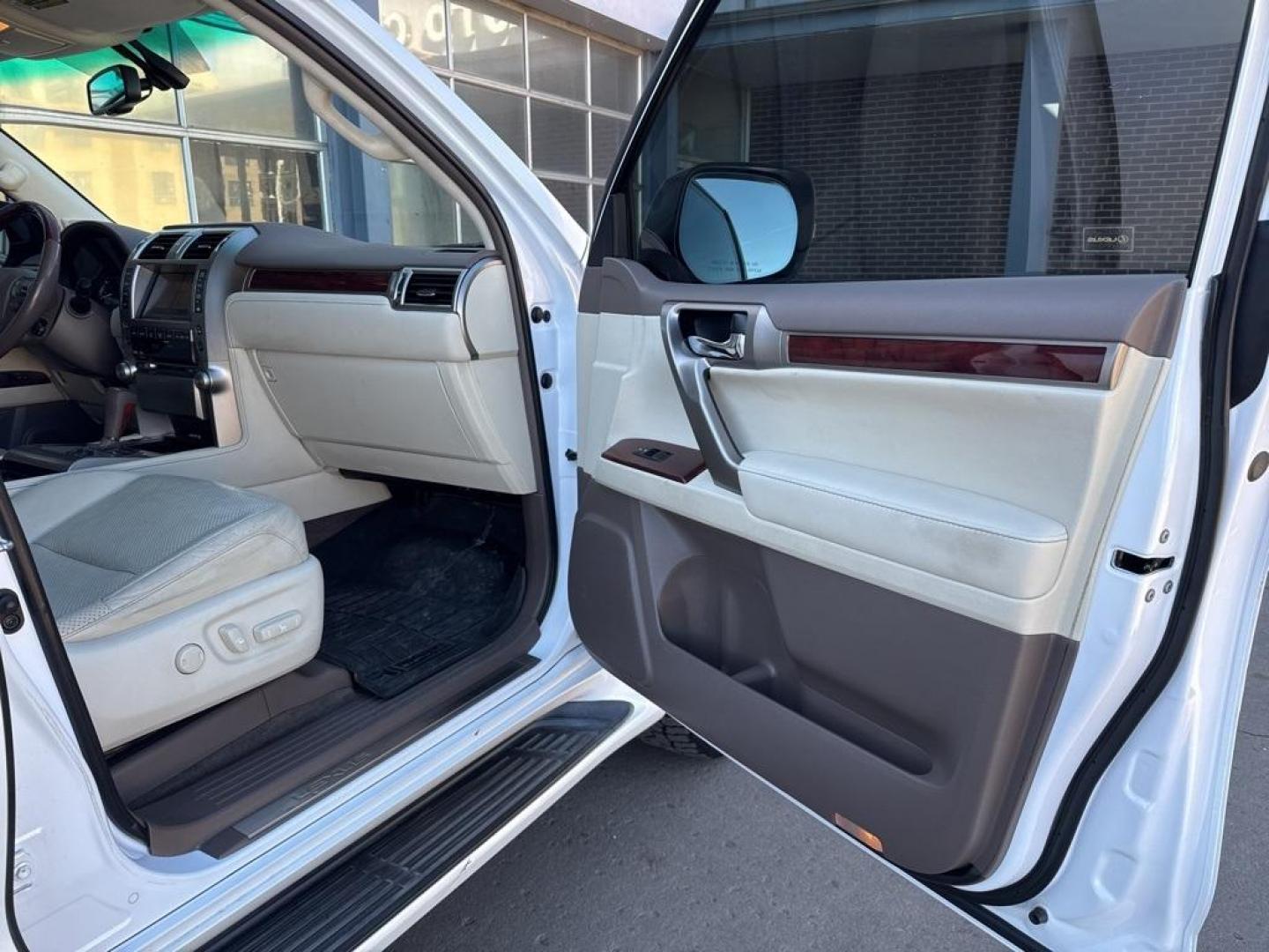 2010 White Lexus GX 460 (JTJBM7FX7A5) with an 4.6L V8 DOHC Dual VVT-i 32V engine, Automatic transmission, located at 8595 Washington St., Thornton, CO, 80229, (303) 287-5511, 39.852348, -104.978447 - 2010 Lexus GX 4WD<br><br>D1 Auto NEVER charges dealer fees! All cars have clean titles and have been inspected for mechanical issues. We have financing for everyone. Good credit, bad credit, first time buyers.<br><br>Please call Lakewood Location 303-274-7692 or Thornton 303-287-5511 to schedule a t - Photo#23