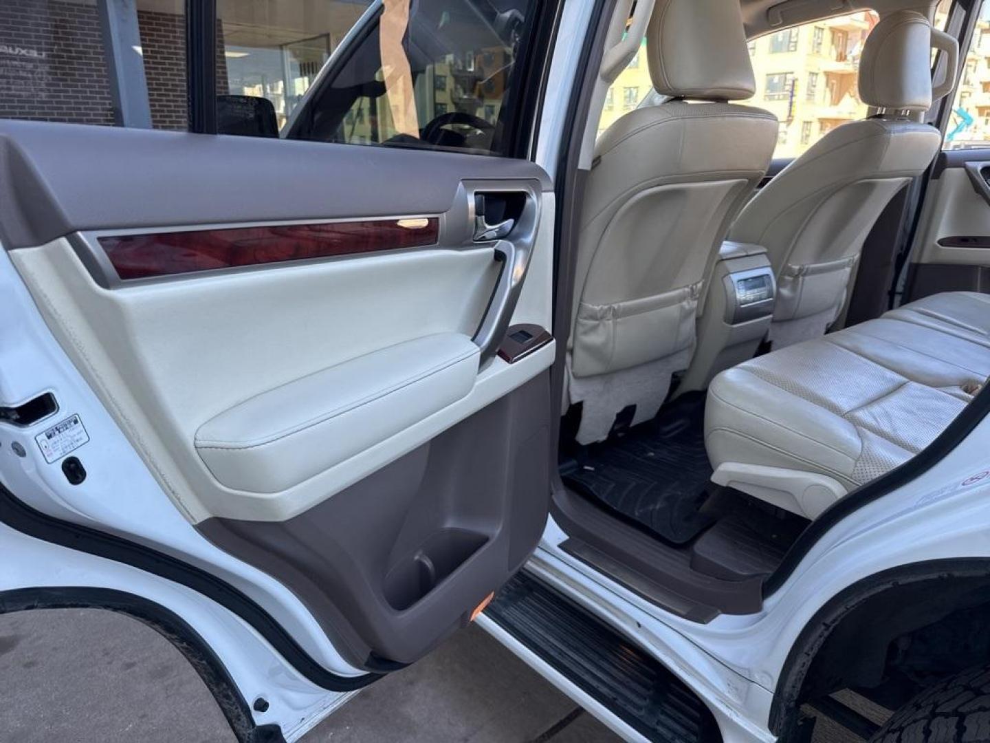 2010 White Lexus GX 460 (JTJBM7FX7A5) with an 4.6L V8 DOHC Dual VVT-i 32V engine, Automatic transmission, located at 8595 Washington St., Thornton, CO, 80229, (303) 287-5511, 39.852348, -104.978447 - 2010 Lexus GX 4WD<br><br>D1 Auto NEVER charges dealer fees! All cars have clean titles and have been inspected for mechanical issues. We have financing for everyone. Good credit, bad credit, first time buyers.<br><br>Please call Lakewood Location 303-274-7692 or Thornton 303-287-5511 to schedule a t - Photo#25