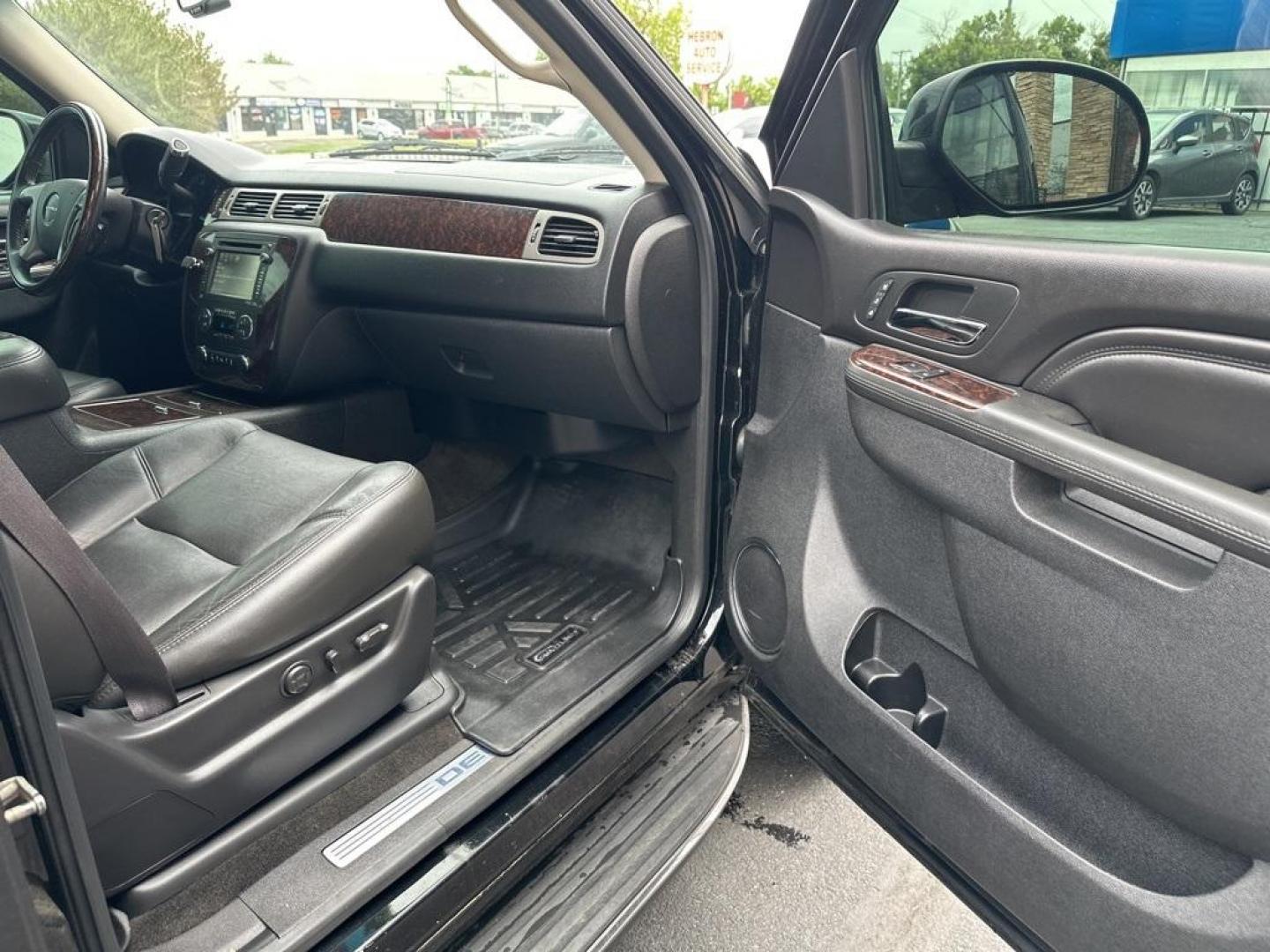 2013 Onyx Black /Ebony GMC Yukon Denali (1GKS2EEF8DR) with an Vortec 6.2L V8 SFI VVT Flex Fuel engine, Automatic transmission, located at 8595 Washington St., Thornton, CO, 80229, (303) 287-5511, 39.852348, -104.978447 - 2013 GMC Yukon<br><br>D1 Auto NEVER charges dealer fees! All cars have clean titles and have been inspected for mechanical issues. We have financing for everyone. Good credit, bad credit, first time buyers.<br><br>Please call Lakewood Location 303-274-7692 or Thornton 303-287-5511 to schedule a test - Photo#21