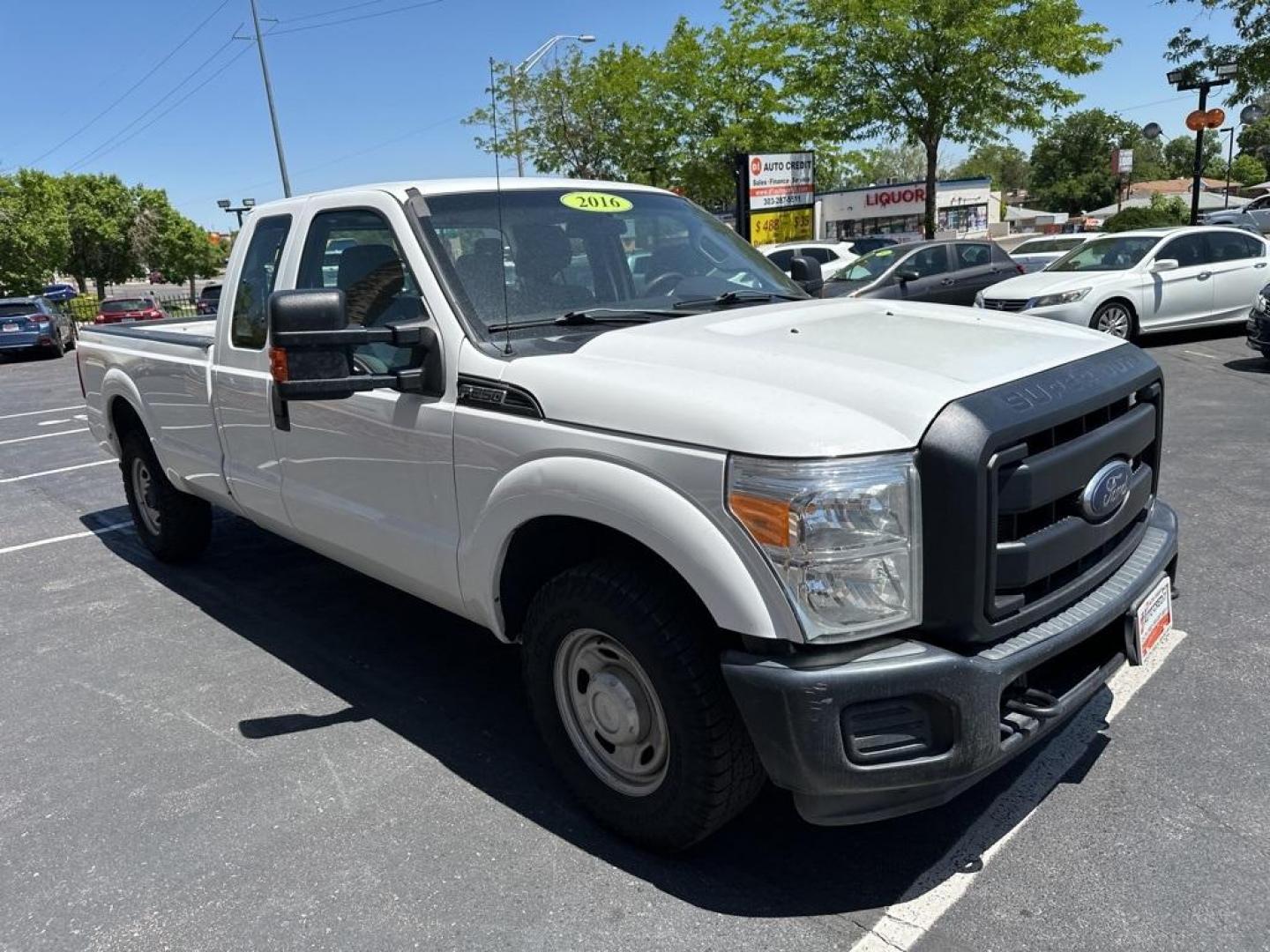 2016 Oxford White /Steel Ford F-250SD XL (1FT7X2A6XGE) with an 6.2L V8 EFI SOHC 16V Flex Fuel engine, Automatic transmission, located at 8595 Washington St., Thornton, CO, 80229, (303) 287-5511, 39.852348, -104.978447 - 2016 Ford F-250SD<br><br>D1 Auto NEVER charges dealer fees! All cars have clean titles and have been inspected for mechanical issues. We have financing for everyone. Good credit, bad credit, first time buyers.<br><br>Please call Lakewood Location 303-274-7692 or Thornton 303-287-5511 to schedule a t - Photo#5