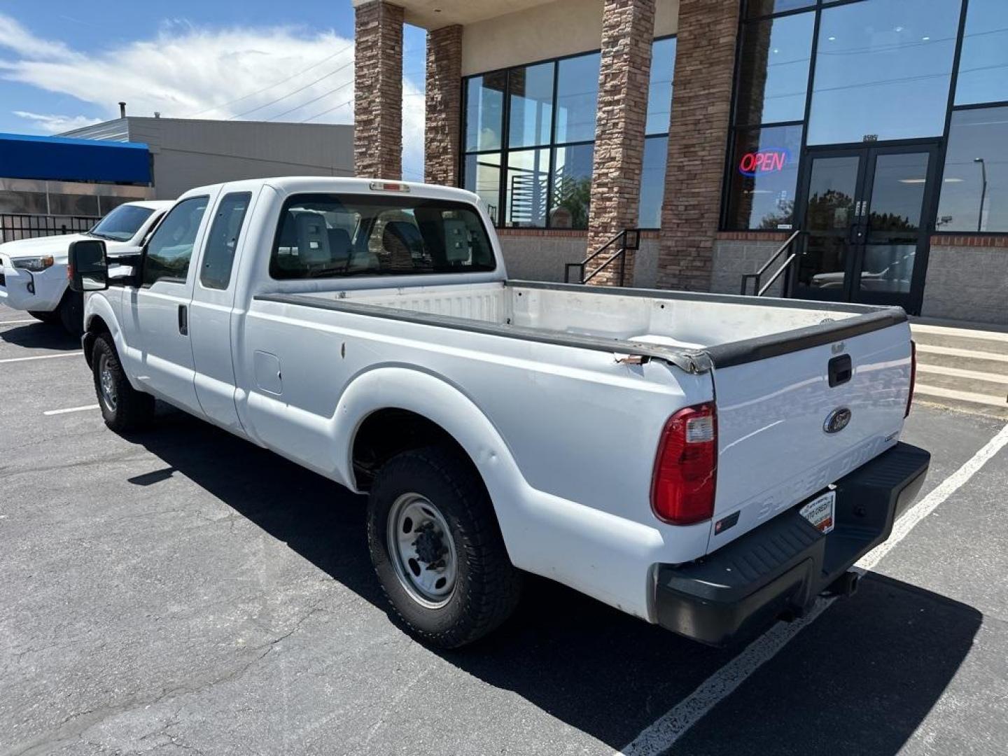 2016 Oxford White /Steel Ford F-250SD XL (1FT7X2A6XGE) with an 6.2L V8 EFI SOHC 16V Flex Fuel engine, Automatic transmission, located at 8595 Washington St., Thornton, CO, 80229, (303) 287-5511, 39.852348, -104.978447 - 2016 Ford F-250SD<br><br>D1 Auto NEVER charges dealer fees! All cars have clean titles and have been inspected for mechanical issues. We have financing for everyone. Good credit, bad credit, first time buyers.<br><br>Please call Lakewood Location 303-274-7692 or Thornton 303-287-5511 to schedule a t - Photo#10
