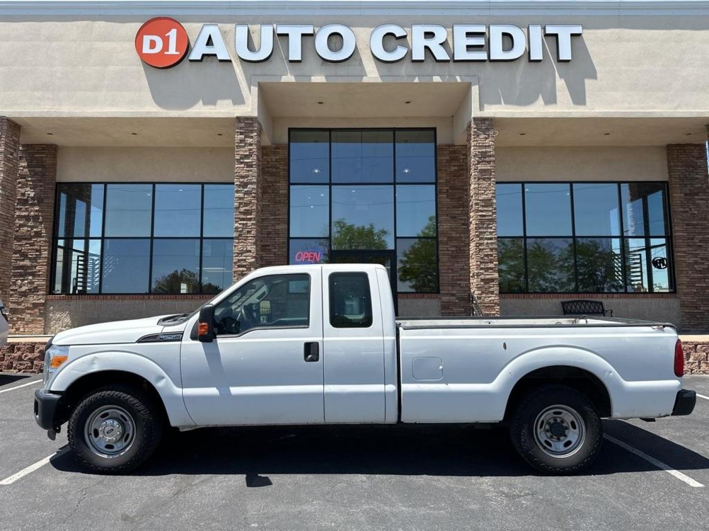 2016 Oxford White /Steel Ford F-250SD XL (1FT7X2A6XGE) with an 6.2L V8 EFI SOHC 16V Flex Fuel engine, Automatic transmission, located at 8595 Washington St., Thornton, CO, 80229, (303) 287-5511, 39.852348, -104.978447 - 2016 Ford F-250SD<br><br>D1 Auto NEVER charges dealer fees! All cars have clean titles and have been inspected for mechanical issues. We have financing for everyone. Good credit, bad credit, first time buyers.<br><br>Please call Lakewood Location 303-274-7692 or Thornton 303-287-5511 to schedule a t - Photo#0