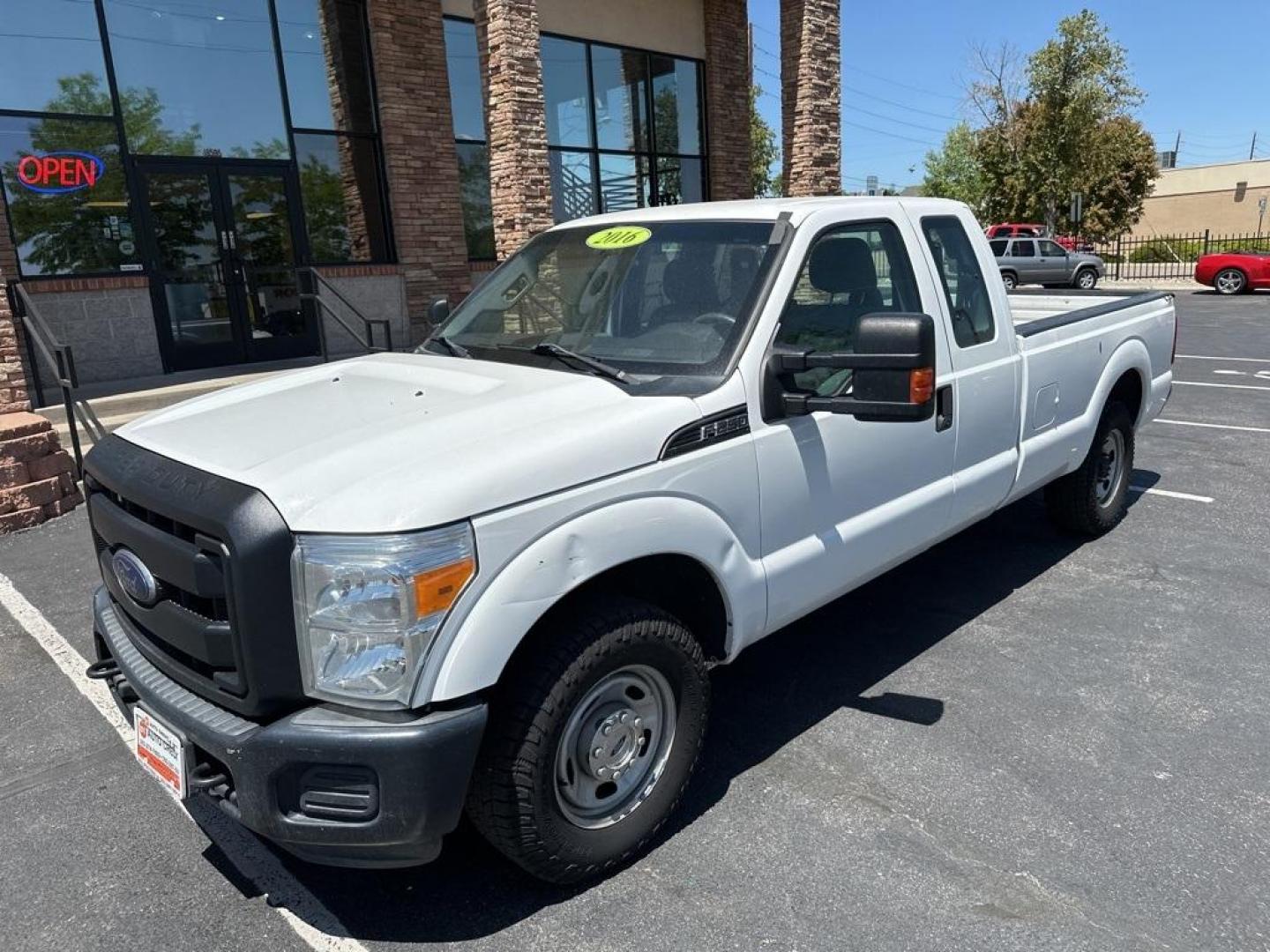 2016 Oxford White /Steel Ford F-250SD XL (1FT7X2A6XGE) with an 6.2L V8 EFI SOHC 16V Flex Fuel engine, Automatic transmission, located at 8595 Washington St., Thornton, CO, 80229, (303) 287-5511, 39.852348, -104.978447 - 2016 Ford F-250SD<br><br>D1 Auto NEVER charges dealer fees! All cars have clean titles and have been inspected for mechanical issues. We have financing for everyone. Good credit, bad credit, first time buyers.<br><br>Please call Lakewood Location 303-274-7692 or Thornton 303-287-5511 to schedule a t - Photo#1