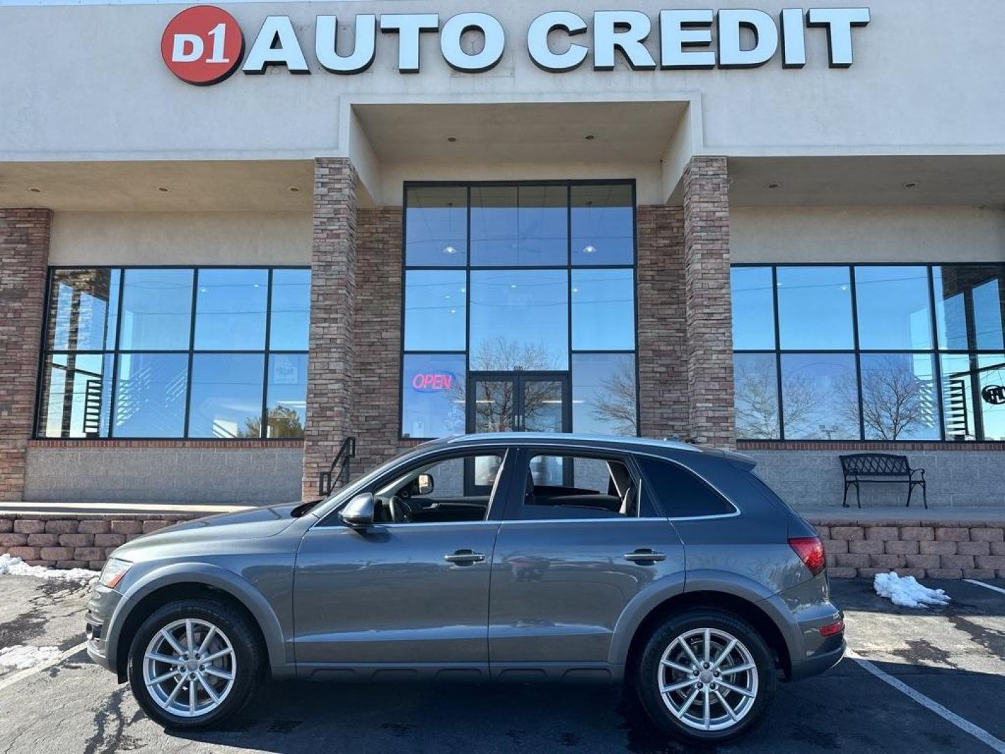 2017 Gray /Black Audi Q5 2.0T Premium Plus (WA1L2AFP1HA) with an 2.0L 4-Cylinder TFSI engine, Automatic transmission, located at 8595 Washington St., Thornton, CO, 80229, (303) 287-5511, 39.852348, -104.978447 - 2017 Audi Q5, Clean Carfax, No Accident and in excellent condition. <br>Non Smoker, Non Pet Car, New Tires, Blind Spot Monitoring, Backup Camera, Leather, Heated Seats, Bluetooth/ With Bluetooth Audio, Bang and Olufsen Sound System, Audi Parking System Plus w/Rear View Camera, Navigation System, O - Photo#0