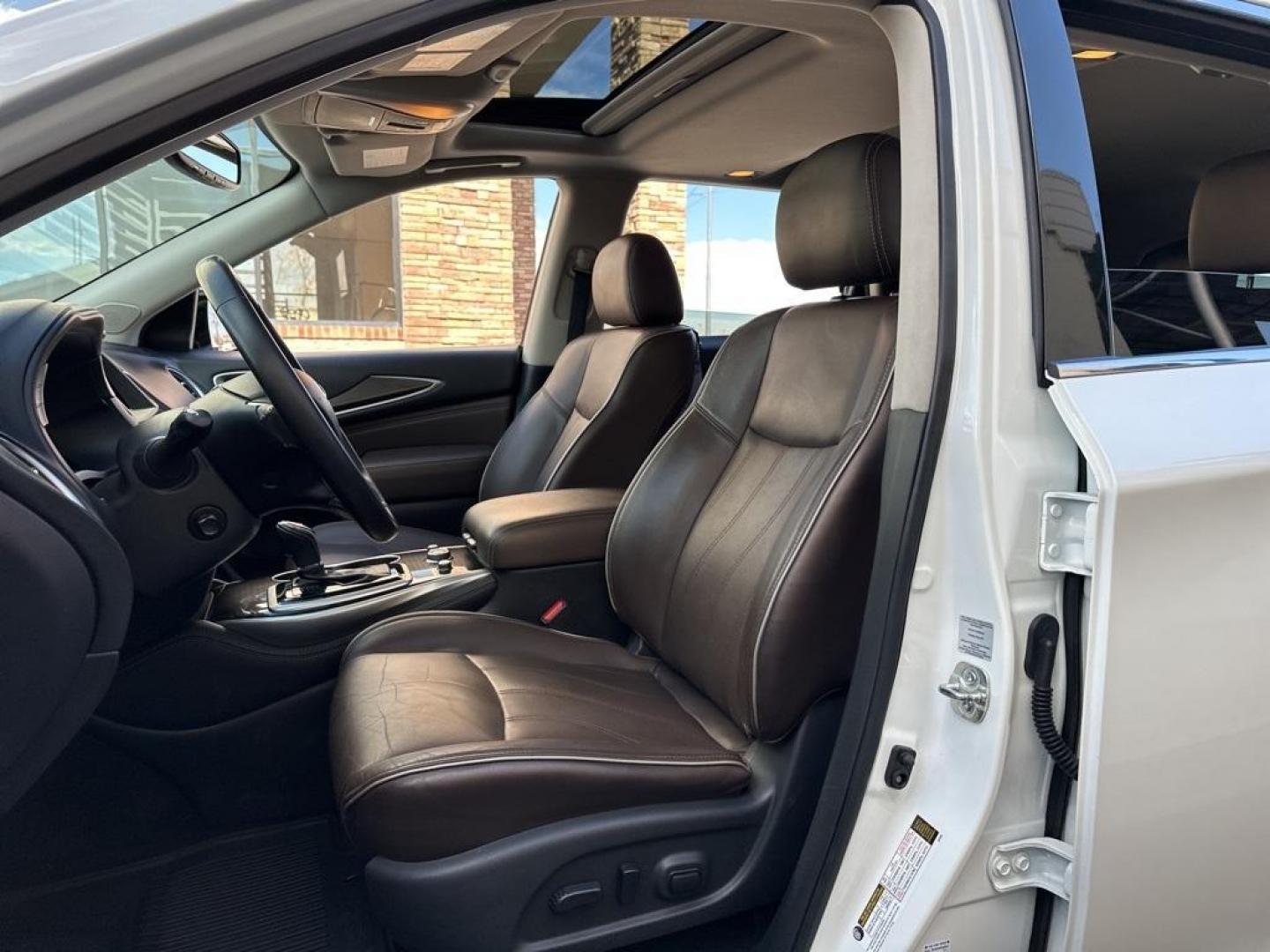 2018 Majestic White /Java INFINITI QX60 Base (5N1DL0MM6JC) with an 3.5L V6 engine, CVT transmission, located at 8595 Washington St., Thornton, CO, 80229, (303) 287-5511, 39.852348, -104.978447 - This is the one! Clean carfax, non smoker, non pet car. Interior is like new and the exterior is in near mint condition. Loaded with tons of USB ports on all 3 rows, very easy to access 3rd row.<br><br>Heated seats, heated steering wheel, sun roof, navigation, BOSE speakers, backup camera wit 360 de - Photo#11