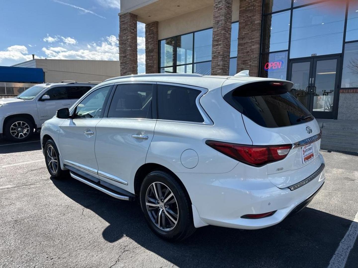 2018 Majestic White /Java INFINITI QX60 Base (5N1DL0MM6JC) with an 3.5L V6 engine, CVT transmission, located at 8595 Washington St., Thornton, CO, 80229, (303) 287-5511, 39.852348, -104.978447 - This is the one! Clean carfax, non smoker, non pet car. Interior is like new and the exterior is in near mint condition. Loaded with tons of USB ports on all 3 rows, very easy to access 3rd row.<br><br>Heated seats, heated steering wheel, sun roof, navigation, BOSE speakers, backup camera wit 360 de - Photo#34