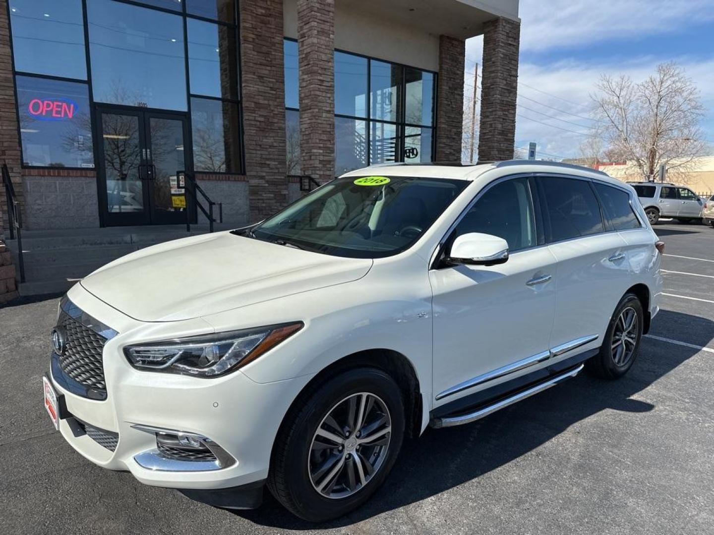 2018 Majestic White /Java INFINITI QX60 Base (5N1DL0MM6JC) with an 3.5L V6 engine, CVT transmission, located at 8595 Washington St., Thornton, CO, 80229, (303) 287-5511, 39.852348, -104.978447 - This is the one! Clean carfax, non smoker, non pet car. Interior is like new and the exterior is in near mint condition. Loaded with tons of USB ports on all 3 rows, very easy to access 3rd row.<br><br>Heated seats, heated steering wheel, sun roof, navigation, BOSE speakers, backup camera wit 360 de - Photo#4