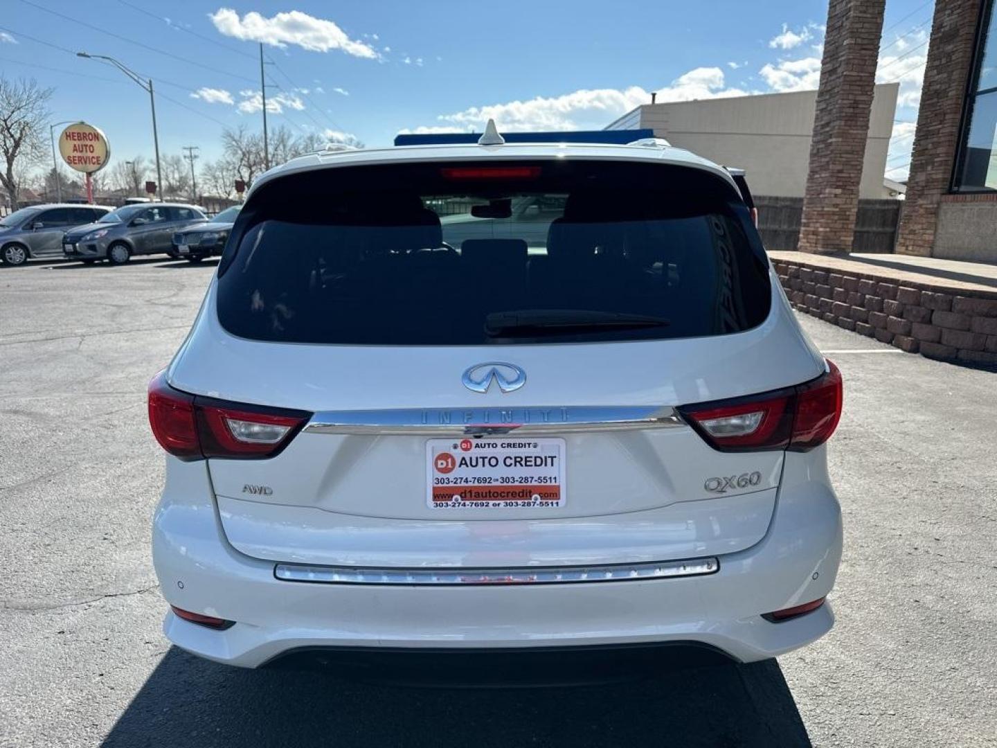 2018 Majestic White /Java INFINITI QX60 Base (5N1DL0MM6JC) with an 3.5L V6 engine, CVT transmission, located at 8595 Washington St., Thornton, CO, 80229, (303) 287-5511, 39.852348, -104.978447 - This is the one! Clean carfax, non smoker, non pet car. Interior is like new and the exterior is in near mint condition. Loaded with tons of USB ports on all 3 rows, very easy to access 3rd row.<br><br>Heated seats, heated steering wheel, sun roof, navigation, BOSE speakers, backup camera wit 360 de - Photo#5