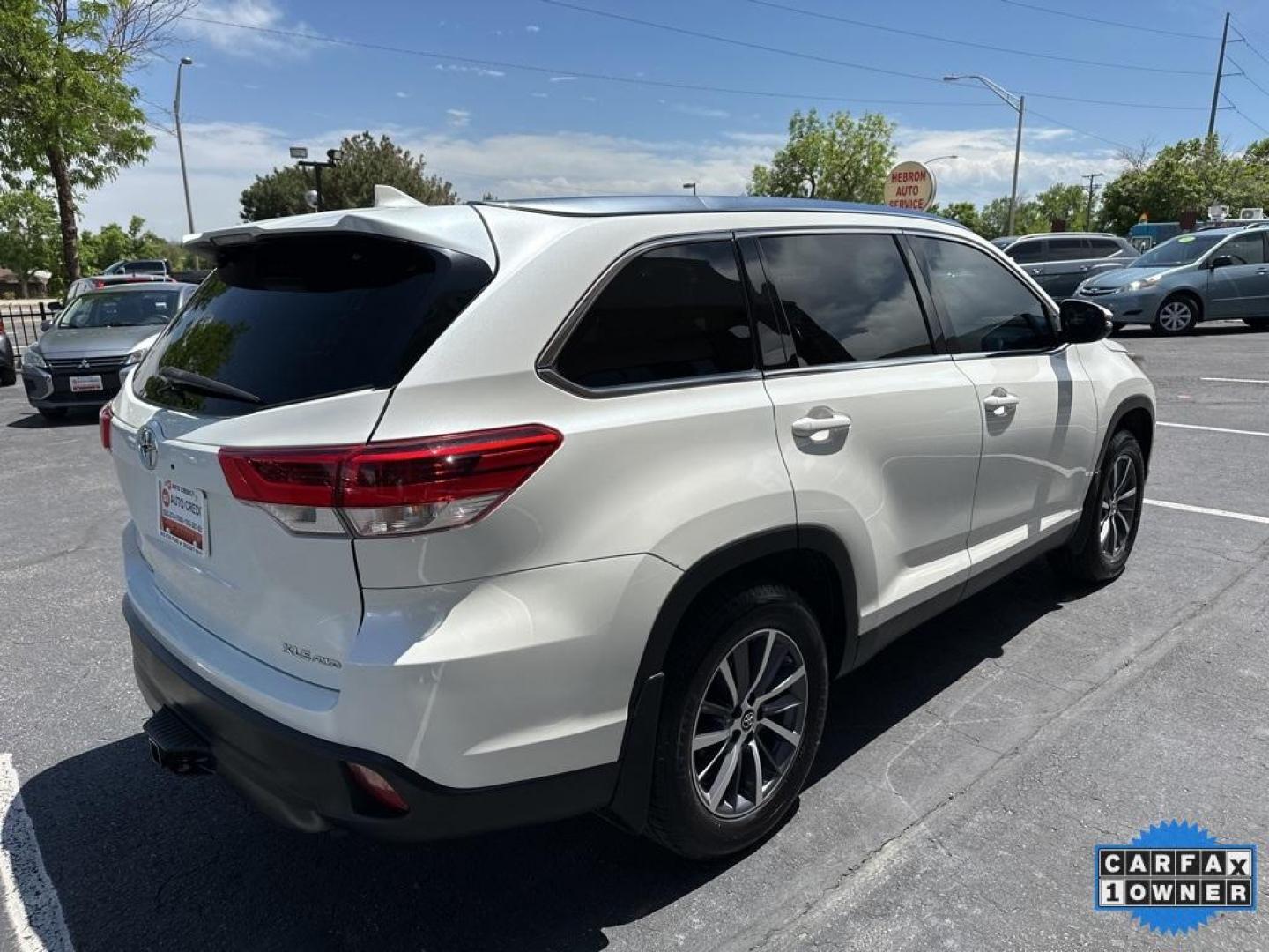 2019 Blizzard Pearl /Almond Toyota Highlander XLE (5TDJZRFH3KS) with an 3.5L V6 engine, Automatic transmission, located at 8595 Washington St., Thornton, CO, 80229, (303) 287-5511, 39.852348, -104.978447 - 2019 Toyota Highlander XLE With 2nd Row Captains Chairs and in excellent condition inside and out!! Loaded with, heated leather seats, backup camera, sun roof and more. Fully serviced, All Wheel Drive. <br><br>All Cars Have Clean Titles And Are Serviced Before Sale., CarfaxOne Owner, No Accidents, A - Photo#5