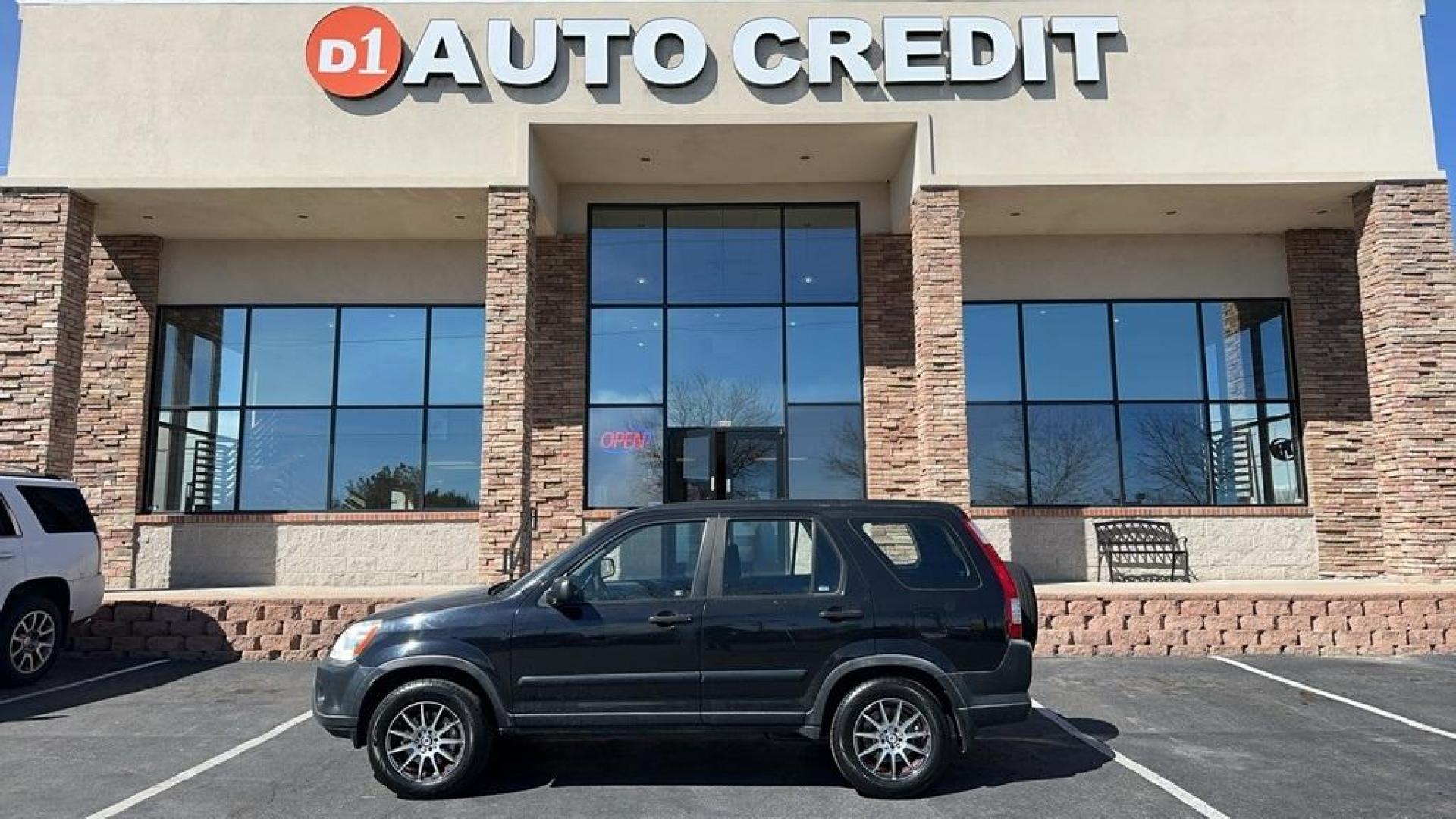 2005 Nighthawk Black Pearl /Blue Honda CR-V LX (JHLRD78595C) with an 2.4L I4 SMPI DOHC engine, Automatic transmission, located at 8595 Washington St., Thornton, CO, 80229, (303) 287-5511, 39.852348, -104.978447 - 2005 Honda CR-V<br><br>D1 Auto NEVER charges dealer fees! All cars have clean titles and have been inspected for mechanical issues. We have financing for everyone. Good credit, bad credit, first time buyers.<br>Clean CARFAX. Odometer is 35477 miles below market average!<br>Please call Lakewood Locat - Photo#0