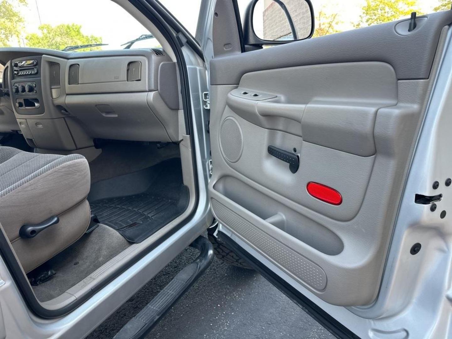 2003 Bright Silver Metallic Clearcoat /Taupe Dodge Ram 1500 ST (1D7HU18N23S) with an Next Generation Magnum 4.7L V8 engine, Automatic transmission, located at 8595 Washington St., Thornton, CO, 80229, (303) 287-5511, 39.852348, -104.978447 - 2003 Dodge Ram 1500<br><br>D1 Auto NEVER charges dealer fees! All cars have clean titles and have been inspected for mechanical issues. We have financing for everyone. Good credit, bad credit, first time buyers.<br>CARFAX One-Owner.<br>Please call Lakewood Location 303-274-7692 or Thornton 303-287-5 - Photo#17