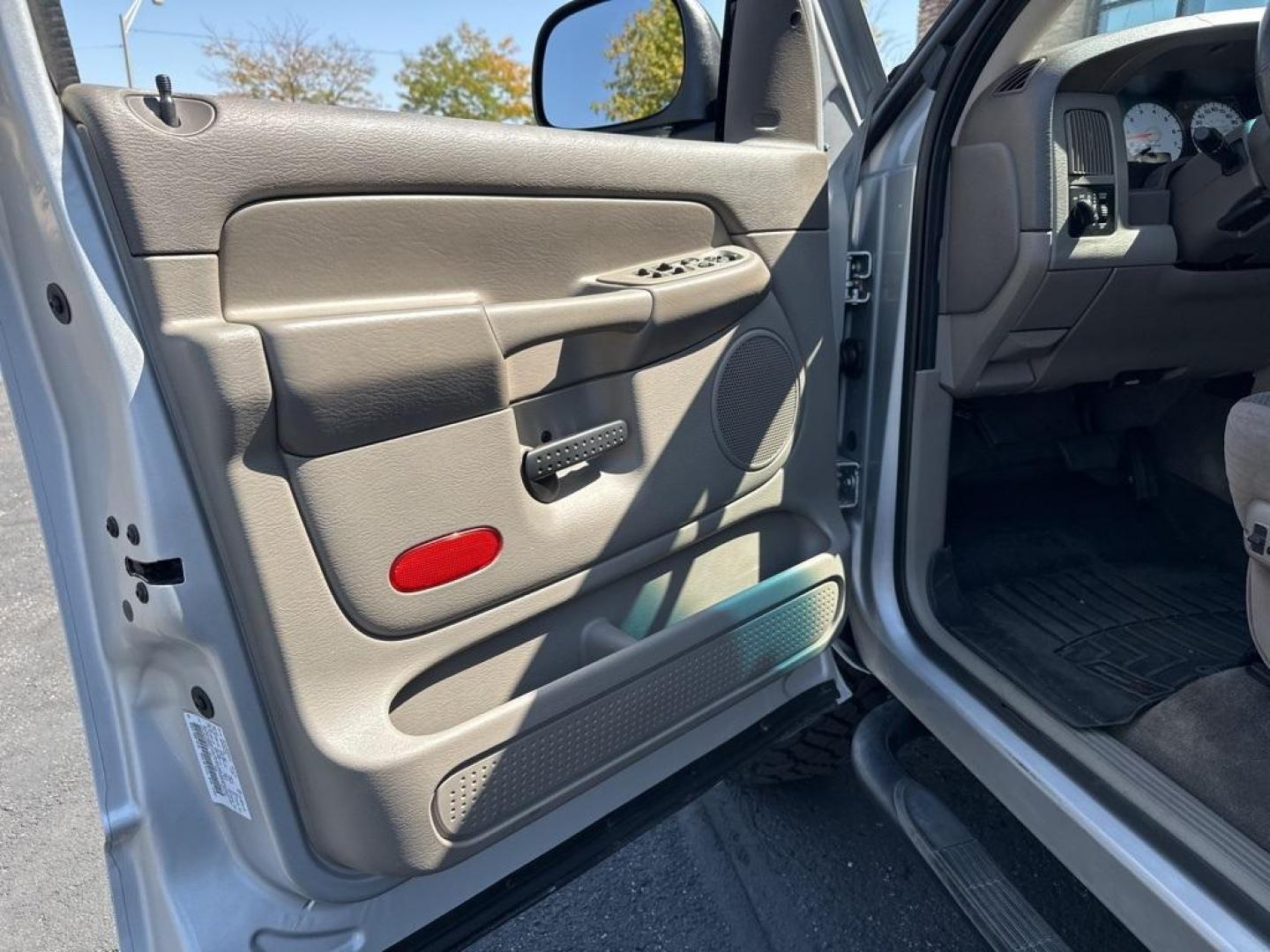 2003 Bright Silver Metallic Clearcoat /Taupe Dodge Ram 1500 ST (1D7HU18N23S) with an Next Generation Magnum 4.7L V8 engine, Automatic transmission, located at 8595 Washington St., Thornton, CO, 80229, (303) 287-5511, 39.852348, -104.978447 - 2003 Dodge Ram 1500<br><br>D1 Auto NEVER charges dealer fees! All cars have clean titles and have been inspected for mechanical issues. We have financing for everyone. Good credit, bad credit, first time buyers.<br>CARFAX One-Owner.<br>Please call Lakewood Location 303-274-7692 or Thornton 303-287-5 - Photo#20