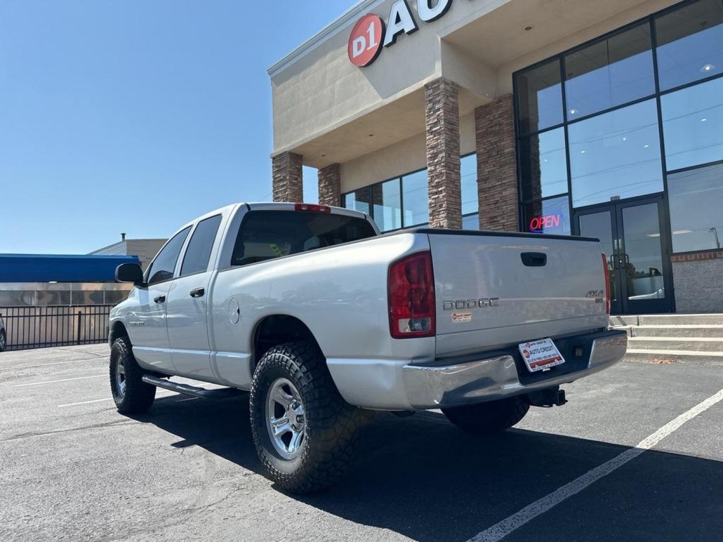 2003 Bright Silver Metallic Clearcoat /Taupe Dodge Ram 1500 ST (1D7HU18N23S) with an Next Generation Magnum 4.7L V8 engine, Automatic transmission, located at 8595 Washington St., Thornton, CO, 80229, (303) 287-5511, 39.852348, -104.978447 - 2003 Dodge Ram 1500<br><br>D1 Auto NEVER charges dealer fees! All cars have clean titles and have been inspected for mechanical issues. We have financing for everyone. Good credit, bad credit, first time buyers.<br>CARFAX One-Owner.<br>Please call Lakewood Location 303-274-7692 or Thornton 303-287-5 - Photo#7