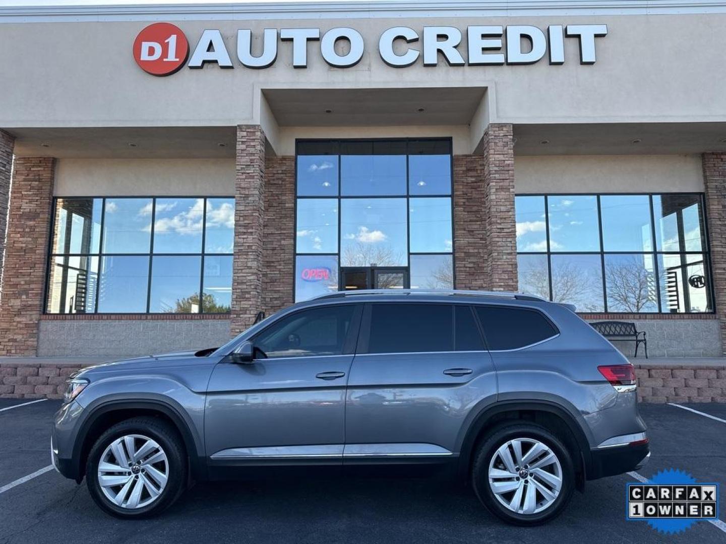 2021 Platinum Gray Metallic /Mauro Brown Volkswagen Atlas SEL (1V2BR2CA1MC) with an 3.6L V6 engine, Automatic transmission, located at 8595 Washington St., Thornton, CO, 80229, (303) 287-5511, 39.852348, -104.978447 - 2021 Volkswagen Atlas SEL, WITH CAPTAINS CHAIRS<br><br>All Cars Have Clean Titles And Are Serviced Before Sale., CarfaxOne Owner, No Accidents, Apple/Android Car Play, New Tires, Blind Spot Monitoring, Backup Camera, Leather, Heated Seats, Collision Warning, Bluetooth/ With Bluetooth Audio, Power Se - Photo#0
