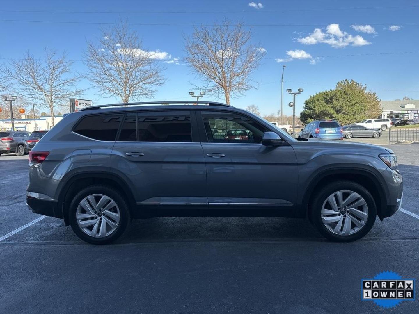 2021 Platinum Gray Metallic /Mauro Brown Volkswagen Atlas SEL (1V2BR2CA1MC) with an 3.6L V6 engine, Automatic transmission, located at 8595 Washington St., Thornton, CO, 80229, (303) 287-5511, 39.852348, -104.978447 - 2021 Volkswagen Atlas SEL, WITH CAPTAINS CHAIRS<br><br>All Cars Have Clean Titles And Are Serviced Before Sale., CarfaxOne Owner, No Accidents, Apple/Android Car Play, New Tires, Blind Spot Monitoring, Backup Camera, Leather, Heated Seats, Collision Warning, Bluetooth/ With Bluetooth Audio, Power Se - Photo#4