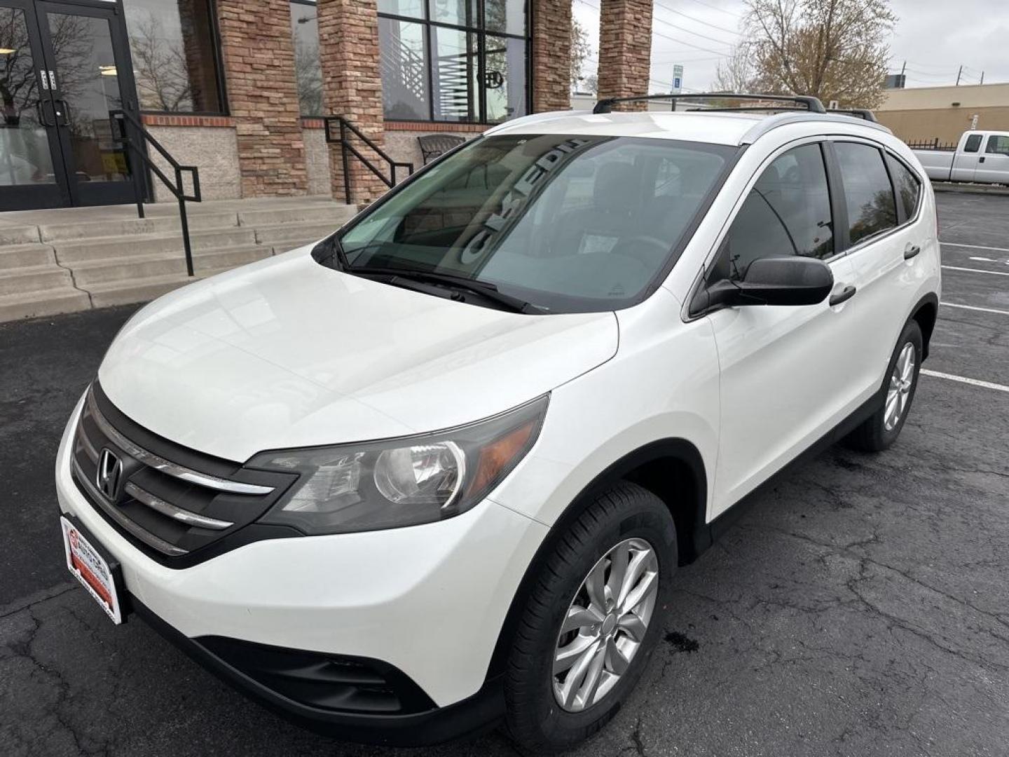 2013 White Diamond Pearl /Gray Honda CR-V LX (5J6RM4H36DL) with an 2.4L I4 DOHC 16V i-VTEC engine, Automatic transmission, located at 8595 Washington St., Thornton, CO, 80229, (303) 287-5511, 39.852348, -104.978447 - 2013 Honda CR-V with no damage and in excellent condition. This Honda is like no one ever sat in it!<br><br>All Cars Have Clean Titles And Are Serviced Before Sale., Clean Carfax, No Accident, All Books and Keys, New Tires, Backup Camera, Heated Seats, Bluetooth/ With Bluetooth Audio, Non Smoker, No - Photo#1