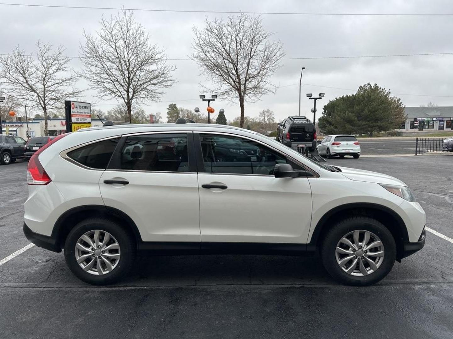 2013 White Diamond Pearl /Gray Honda CR-V LX (5J6RM4H36DL) with an 2.4L I4 DOHC 16V i-VTEC engine, Automatic transmission, located at 8595 Washington St., Thornton, CO, 80229, (303) 287-5511, 39.852348, -104.978447 - 2013 Honda CR-V with no damage and in excellent condition. This Honda is like no one ever sat in it!<br><br>All Cars Have Clean Titles And Are Serviced Before Sale., Clean Carfax, No Accident, All Books and Keys, New Tires, Backup Camera, Heated Seats, Bluetooth/ With Bluetooth Audio, Non Smoker, No - Photo#4