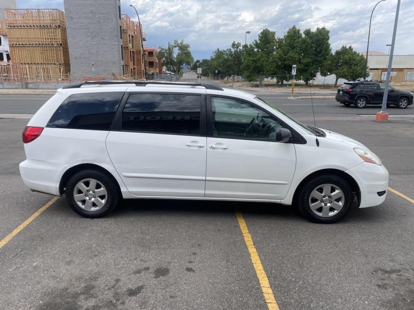 2006 Natural White Toyota Sienna LE (5TDZA23C06S) with an 3.3L V6 SMPI DOHC engine, Automatic transmission, located at 8595 Washington St., Thornton, CO, 80229, (303) 287-5511, 39.852348, -104.978447 - 2006 Toyota Sienna<br><br>D1 Auto NEVER charges dealer fees! All cars have clean titles and have been inspected for mechanical issues. We have financing for everyone. Good credit, bad credit, first time buyers.<br><br>Please call Lakewood Location 303-274-7692 or Thornton 303-287-5511 to schedule a - Photo#4