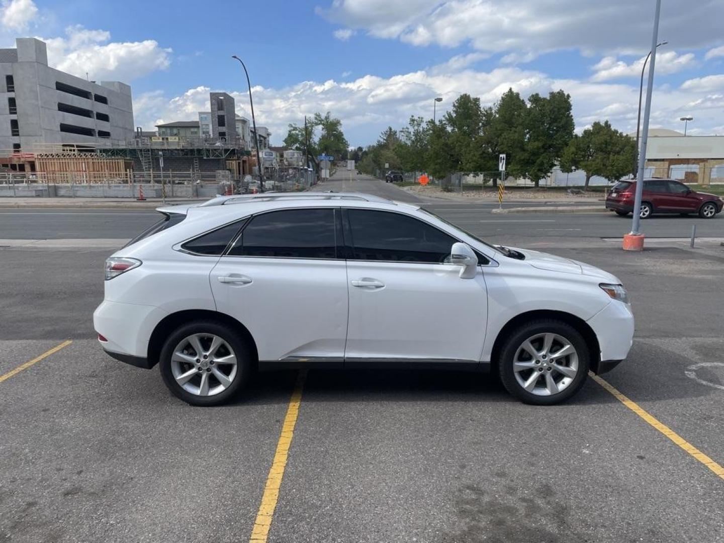 2011 White /Actual Lexus RX 350 (2T2BK1BA7BC) with an 3.5L V6 DOHC Dual VVT-i 24V engine, Automatic transmission, located at 8595 Washington St., Thornton, CO, 80229, (303) 287-5511, 39.852348, -104.978447 - 2011 Lexus RX<br><br>D1 Auto NEVER charges dealer fees! All cars have clean titles and have been inspected for mechanical issues. We have financing for everyone. Good credit, bad credit, first time buyers.<br><br>Please call Lakewood Location 303-274-7692 or Thornton 303-287-5511 to schedule a test - Photo#4