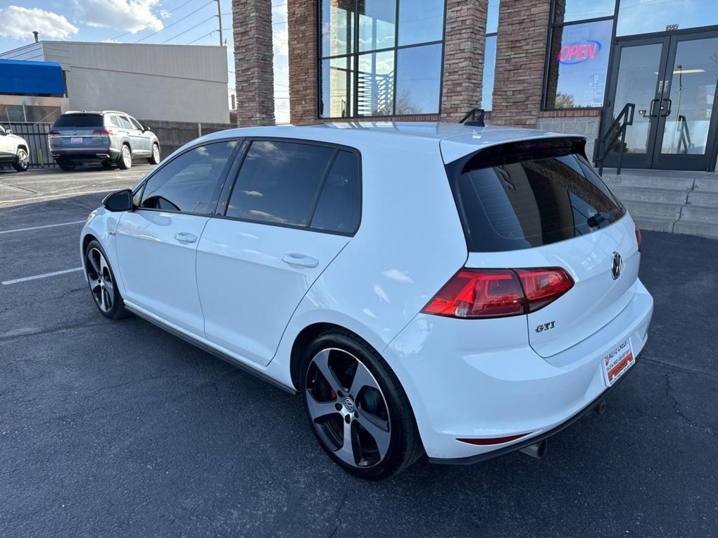 2016 Pure White /Titan Black Volkswagen Golf GTI SE (3VW5T7AUXGM) with an 2.0L TSI engine, Manual transmission, located at 8595 Washington St., Thornton, CO, 80229, (303) 287-5511, 39.852348, -104.978447 - 2016 Volkswagen Golf GTI SE with Zero Modifications.<br><br>All Cars Have Clean Titles And Are Serviced Before Sale., All Books and Keys, Backup Camera, Leather, Heated Seats, Bluetooth/ With Bluetooth Audio, Non Smoker, No Pet Odor Or Hair, 6-Speed Manual, Power moonroof.<br><br>D1 Auto NEVER charg - Photo#7