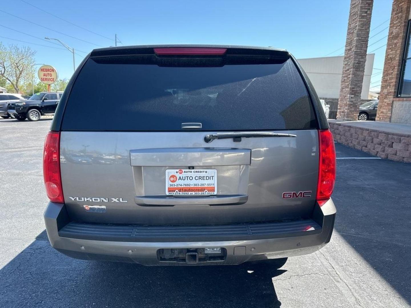 2013 Mocha Steel Metallic /Light Titanium GMC Yukon XL SLT 1500 (1GKS2KE78DR) with an Vortec 5.3L V8 SFI Flex Fuel engine, Automatic transmission, located at 8595 Washington St., Thornton, CO, 80229, (303) 287-5511, 39.852348, -104.978447 - 2013 GMC Yukon XL<br><br>D1 Auto NEVER charges dealer fees! All cars have clean titles and have been inspected for mechanical issues. We have financing for everyone. Good credit, bad credit, first time buyers.<br><br>Please call Lakewood Location 303-274-7692 or Thornton 303-287-5511 to schedule a t - Photo#8