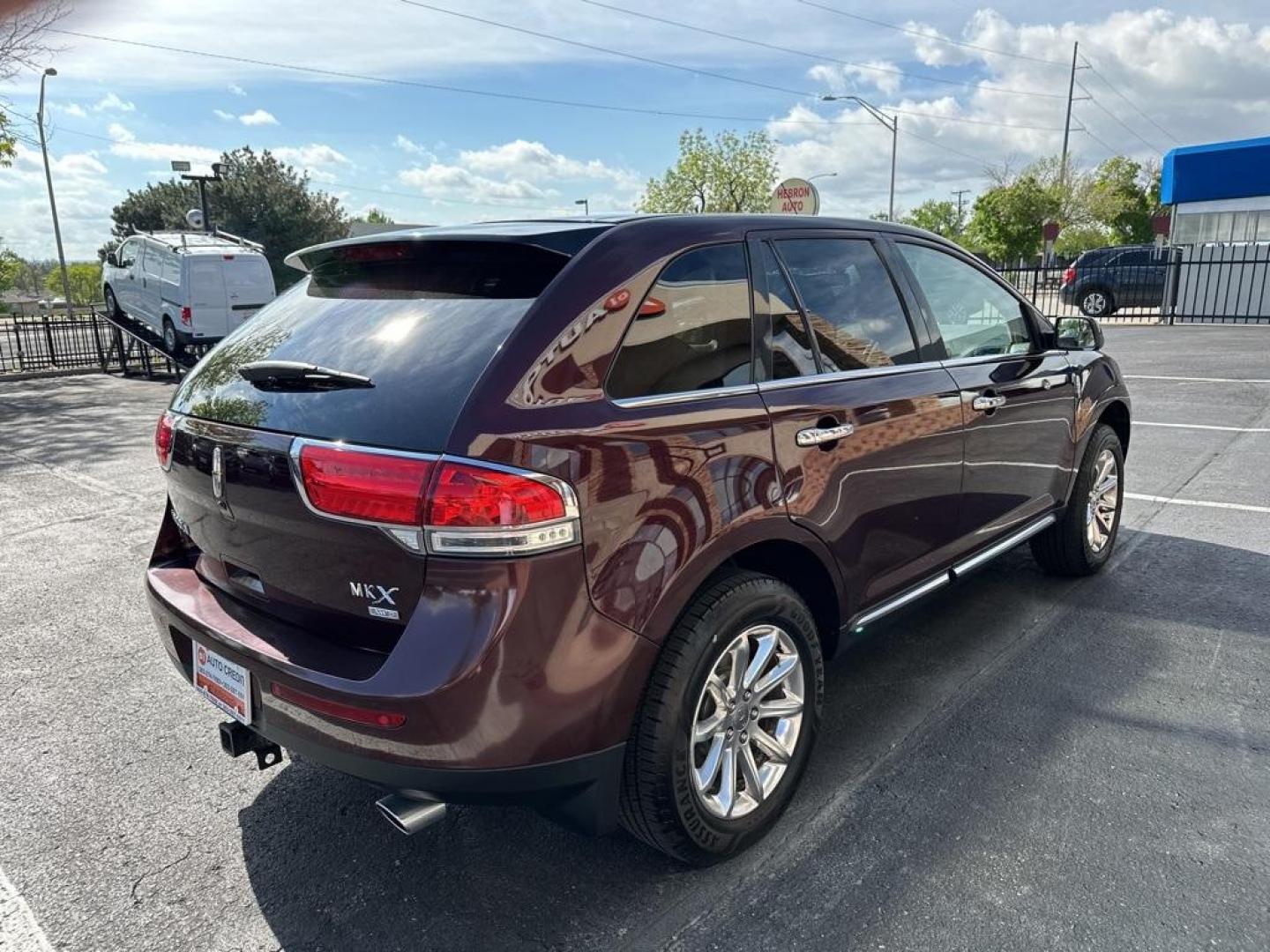 2011 Burgundy /Light Stone/Medium Light Stone Lincoln MKX Base (2LMDJ8JK9BB) with an 3.7L V6 Ti-VCT 24V engine, Automatic transmission, located at 8595 Washington St., Thornton, CO, 80229, (303) 287-5511, 39.852348, -104.978447 - 2011 Lincoln MKX One Owner and fully loaded! <br><br>All Cars Have Clean Titles And Are Serviced Before Sale., CarfaxOne Owner, No Accidents, All Books and Keys, Backup Camera, Leather, Heated and Ventilated Seats, Bluetooth/ With Bluetooth Audio, Power Seats, Non Smoker, No Pet Odor Or Hair, 3.7L V - Photo#5