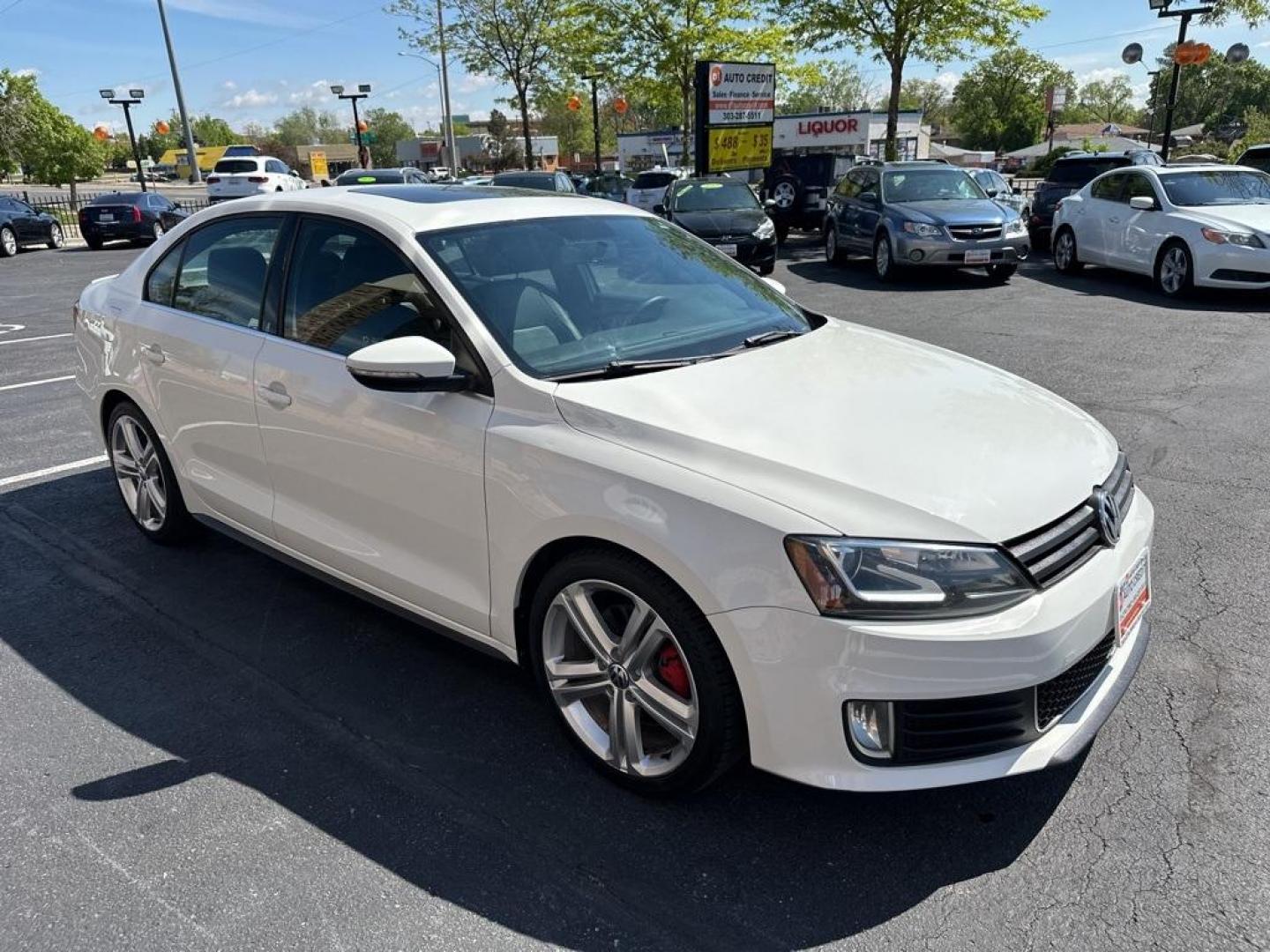 2013 Candy White /Titan Black Volkswagen Jetta GLI (3VW5A7AJ0DM) with an 2.0L TSI DOHC engine, Manual transmission, located at 8595 Washington St., Thornton, CO, 80229, (303) 287-5511, 39.852348, -104.978447 - 2013 Volkswagen Jetta GLI Manual Trasmission<br><br>All Cars Have Clean Titles And Are Serviced Before Sale., Clean Carfax, No Accident, Backup Camera, Leather, Heated Seats, Bluetooth/ With Bluetooth Audio, Non Smoker, No Pet Odor Or Hair, Jetta GLI, 6-Speed Manual, Navigation System, Power moonroo - Photo#4