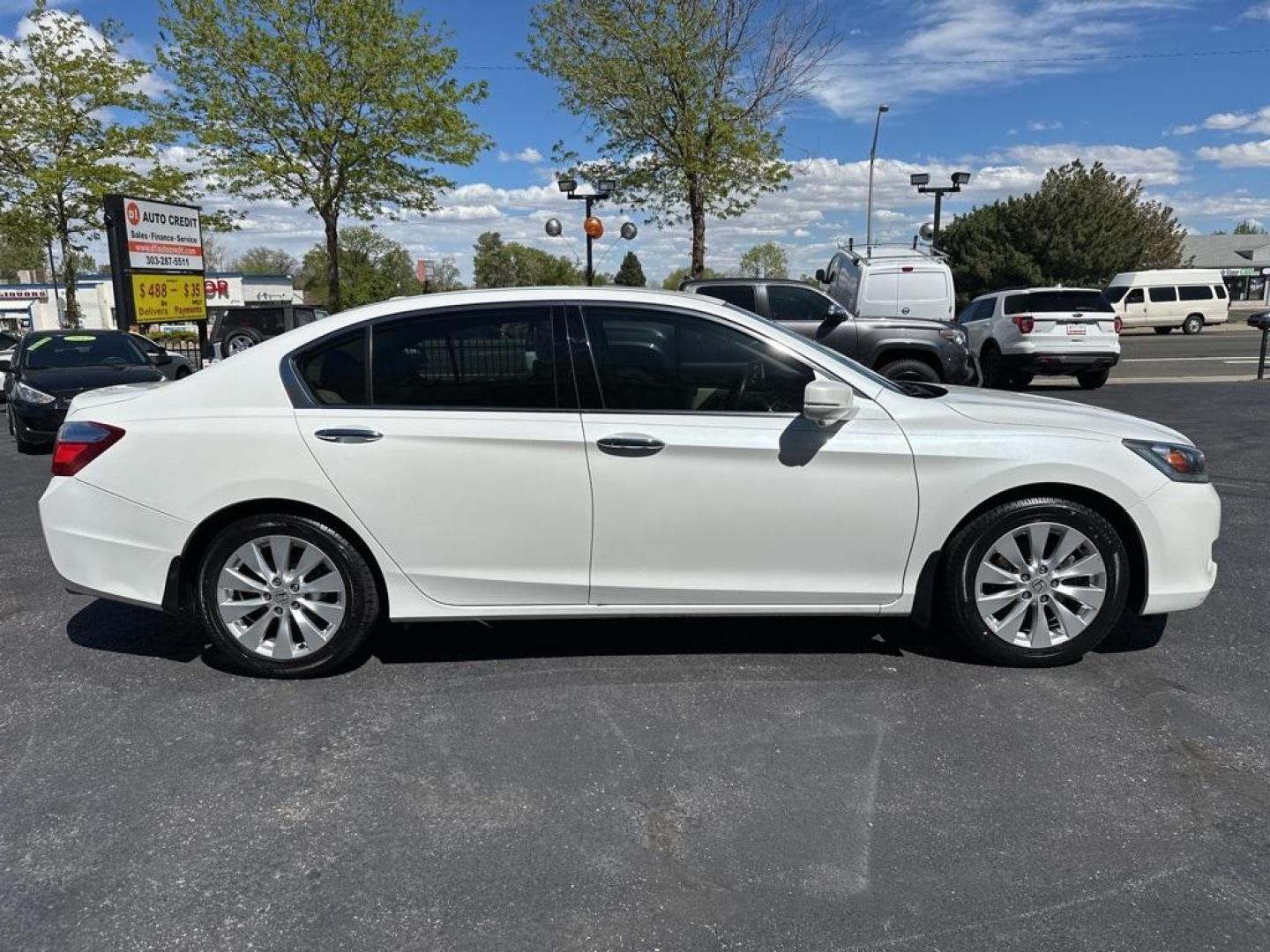 2013 White Orchid Pearl /Ivory Honda Accord EX-L (1HGCR3F82DA) with an 3.5L V6 SOHC i-VTEC 24V engine, Automatic transmission, located at 8595 Washington St., Thornton, CO, 80229, (303) 287-5511, 39.852348, -104.978447 - 2013 Honda Accord EX-L V6 Fully Serviced<br><br>All Cars Have Clean Titles And Are Serviced Before Sale., Clean Carfax, No Accident, New Tires, Backup Camera, Leather, Heated Seats, Bluetooth/ With Bluetooth Audio, New Brakes, Non Smoker, No Pet Odor Or Hair, Accord EX-L, 3.5L V6 SOHC i-VTEC 24V, Po - Photo#4