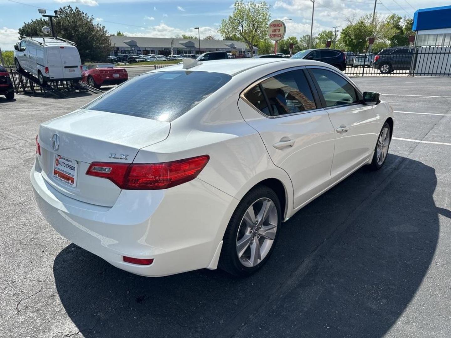 2015 Bellanova White Pearl Acura ILX 2.0L (19VDE1F38FE) with an 2.0L I4 SOHC i-VTEC engine, Automatic transmission, located at 10890 W. Colfax Ave., Lakewood, CO, 80215, (303) 274-7692, 39.739914, -105.120132 - 2015 Acura ILXD1 Auto NEVER charges dealer fees! All cars have clean titles and have been inspected for mechanical issues. We have financing for everyone. Good credit, bad credit, first time buyers.Please call Lakewood Location 303-274-7692 or Thornton 303-287-5511 to schedule a test drive or ask an - Photo#5