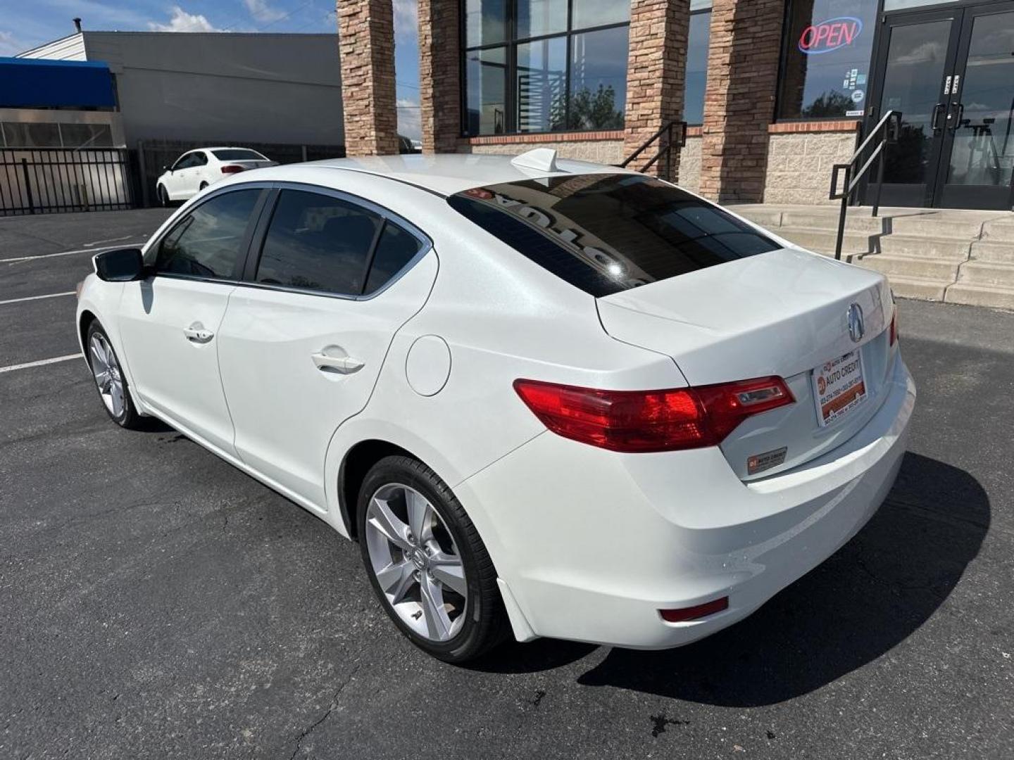 2015 Bellanova White Pearl Acura ILX 2.0L (19VDE1F38FE) with an 2.0L I4 SOHC i-VTEC engine, Automatic transmission, located at 10890 W. Colfax Ave., Lakewood, CO, 80215, (303) 274-7692, 39.739914, -105.120132 - 2015 Acura ILXD1 Auto NEVER charges dealer fees! All cars have clean titles and have been inspected for mechanical issues. We have financing for everyone. Good credit, bad credit, first time buyers.Please call Lakewood Location 303-274-7692 or Thornton 303-287-5511 to schedule a test drive or ask an - Photo#7