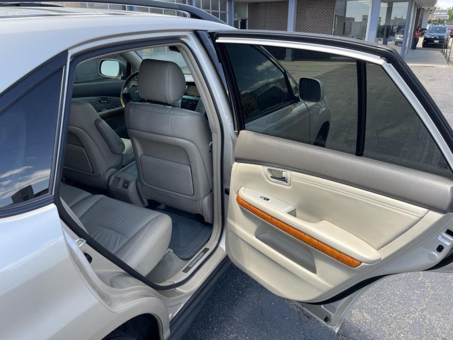 2008 Gold /Ivory Lexus RX 350 (2T2HK31U68C) with an 3.5L V6 SFI engine, Automatic transmission, located at 10890 W. Colfax Ave., Lakewood, CO, 80215, (303) 274-7692, 39.739914, -105.120132 - 2008 Lexus RXD1 Auto NEVER charges dealer fees! All cars have clean titles and have been inspected for mechanical issues. We have financing for everyone. Good credit, bad credit, first time buyers.Odometer is 19354 miles below market average!Please call Lakewood Location 303-274-7692 or Thornton 303 - Photo#21