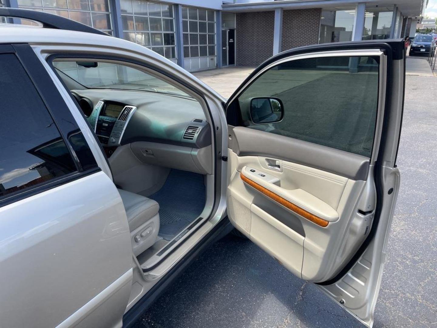 2008 Gold /Ivory Lexus RX 350 (2T2HK31U68C) with an 3.5L V6 SFI engine, Automatic transmission, located at 10890 W. Colfax Ave., Lakewood, CO, 80215, (303) 274-7692, 39.739914, -105.120132 - 2008 Lexus RXD1 Auto NEVER charges dealer fees! All cars have clean titles and have been inspected for mechanical issues. We have financing for everyone. Good credit, bad credit, first time buyers.Odometer is 19354 miles below market average!Please call Lakewood Location 303-274-7692 or Thornton 303 - Photo#23