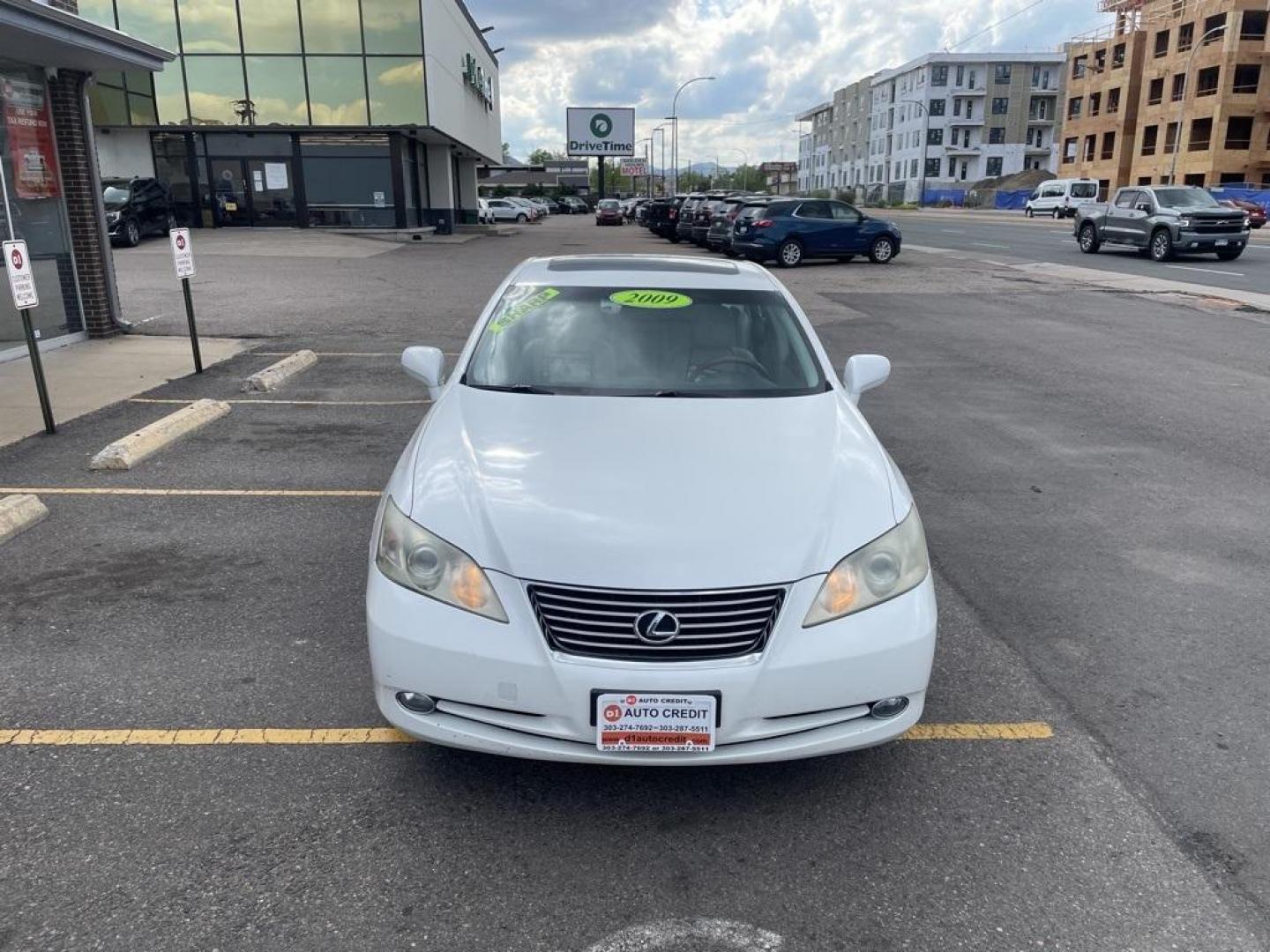 2009 White Lexus ES 350 (JTHBJ46G292) with an 3.5L V6 DOHC Dual VVT-i 24V engine, Automatic transmission, located at 8595 Washington St., Thornton, CO, 80229, (303) 287-5511, 39.852348, -104.978447 - 2009 Lexus ES<br><br>D1 Auto NEVER charges dealer fees! All cars have clean titles and have been inspected for mechanical issues. We have financing for everyone. Good credit, bad credit, first time buyers.<br>Clean CARFAX.<br>Please call Lakewood Location 303-274-7692 or Thornton 303-287-5511 to sch - Photo#2