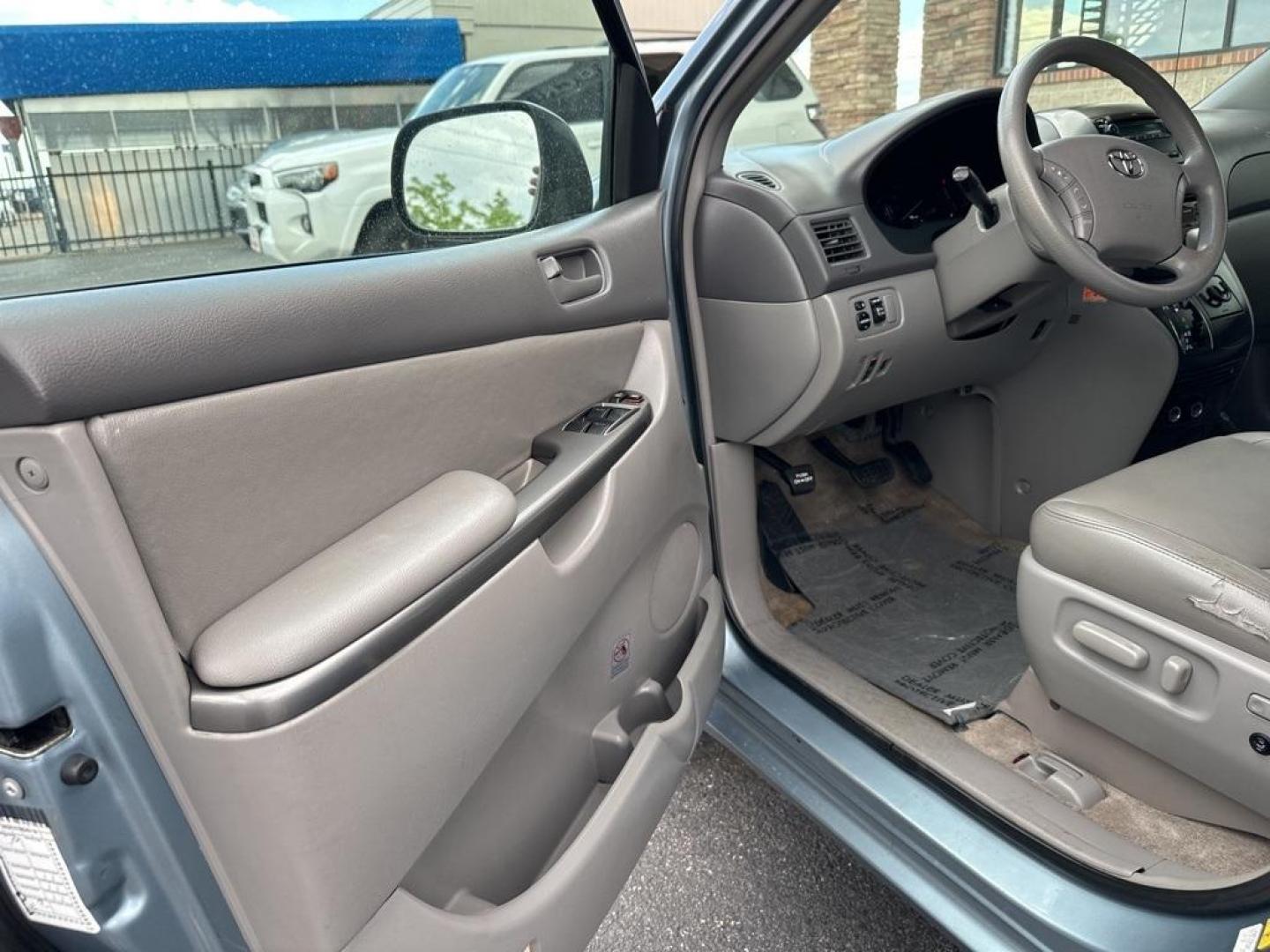 2009 Blue Mirage Metallic /Stone Toyota Sienna CE (5TDZK23C59S) with an 3.5L V6 SMPI DOHC engine, Automatic transmission, located at 8595 Washington St., Thornton, CO, 80229, (303) 287-5511, 39.852348, -104.978447 - 2009 Toyota Sienna<br><br>D1 Auto NEVER charges dealer fees! All cars have clean titles and have been inspected for mechanical issues. We have financing for everyone. Good credit, bad credit, first time buyers.<br>Clean CARFAX.<br>Please call Lakewood Location 303-274-7692 or Thornton 303-287-5511 t - Photo#18