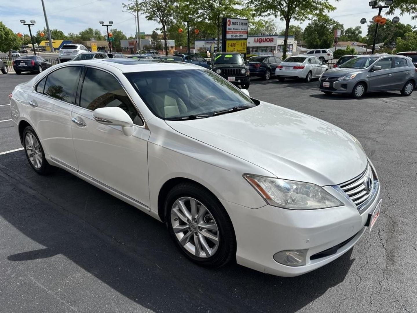 2010 White /Parchment Lexus ES 350 (JTHBK1EG2A2) with an 3.5L V6 DOHC Dual VVT-i 24V engine, Automatic transmission, located at 10890 W. Colfax Ave., Lakewood, CO, 80215, (303) 274-7692, 39.739914, -105.120132 - 2010 Lexus ESD1 Auto NEVER charges dealer fees! All cars have clean titles and have been inspected for mechanical issues. We have financing for everyone. Good credit, bad credit, first time buyers.Please call Lakewood Location 303-274-7692 or Thornton 303-287-5511 to schedule a test drive or ask any - Photo#3