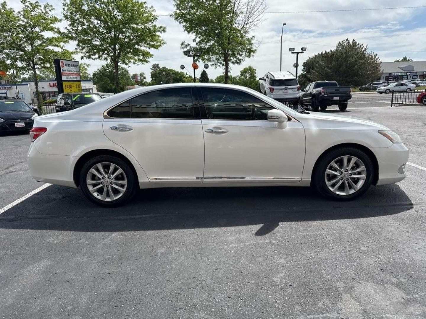 2010 White /Parchment Lexus ES 350 (JTHBK1EG2A2) with an 3.5L V6 DOHC Dual VVT-i 24V engine, Automatic transmission, located at 10890 W. Colfax Ave., Lakewood, CO, 80215, (303) 274-7692, 39.739914, -105.120132 - 2010 Lexus ESD1 Auto NEVER charges dealer fees! All cars have clean titles and have been inspected for mechanical issues. We have financing for everyone. Good credit, bad credit, first time buyers.Please call Lakewood Location 303-274-7692 or Thornton 303-287-5511 to schedule a test drive or ask any - Photo#4