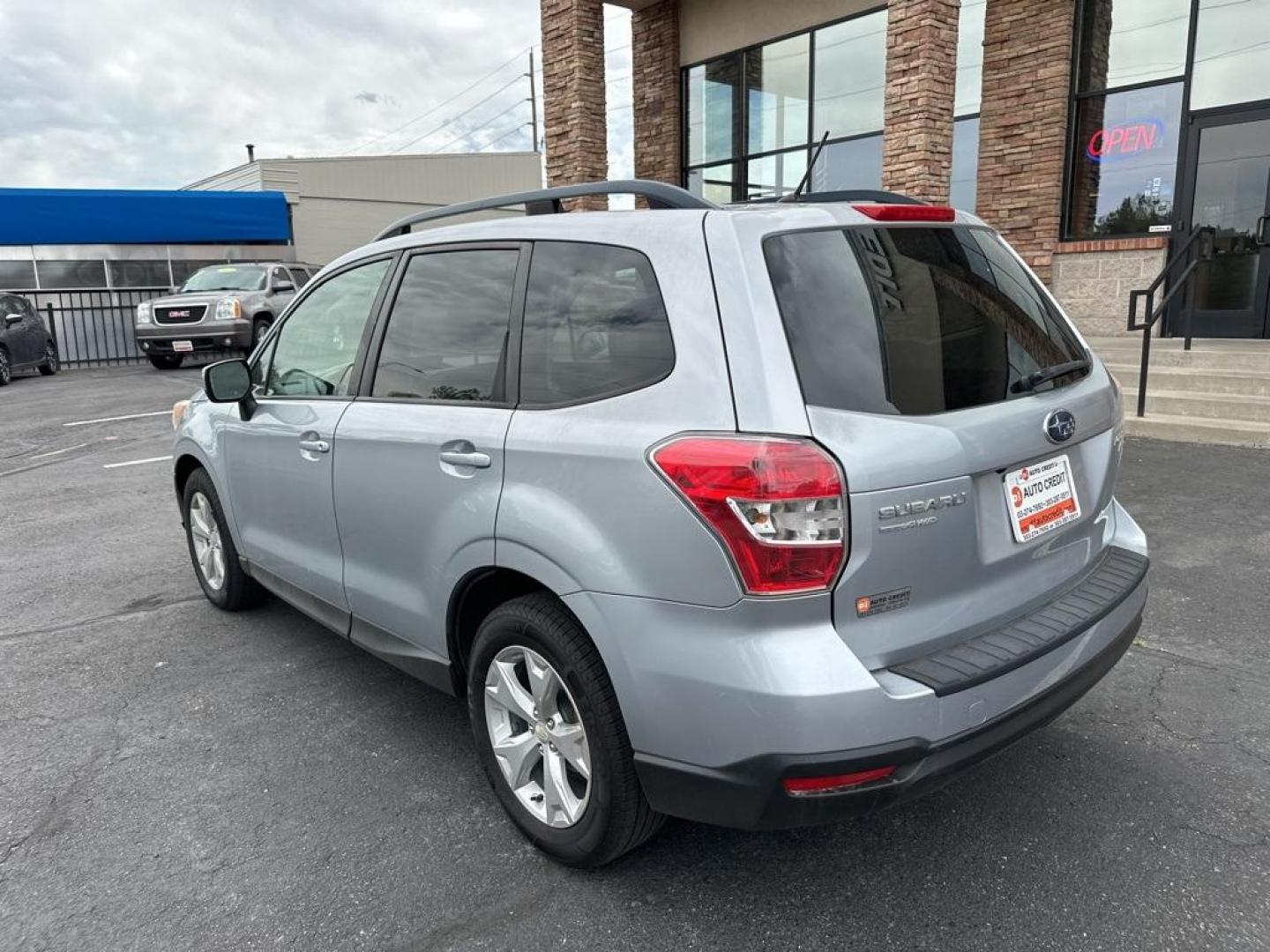 2015 Ice Silver Metallic /Gray Subaru Forester 2.5i Premium (JF2SJADC4FH) with an 2.5L 4-Cylinder DOHC 16V VVT engine, CVT transmission, located at 8595 Washington St., Thornton, CO, 80229, (303) 287-5511, 39.852348, -104.978447 - 2015 Subaru Forester<br><br>D1 Auto NEVER charges dealer fees! All cars have clean titles and have been inspected for mechanical issues. We have financing for everyone. Good credit, bad credit, first time buyers.<br>Clean CARFAX.<br>Please call Lakewood Location 303-274-7692 or Thornton 303-287-5511 - Photo#7