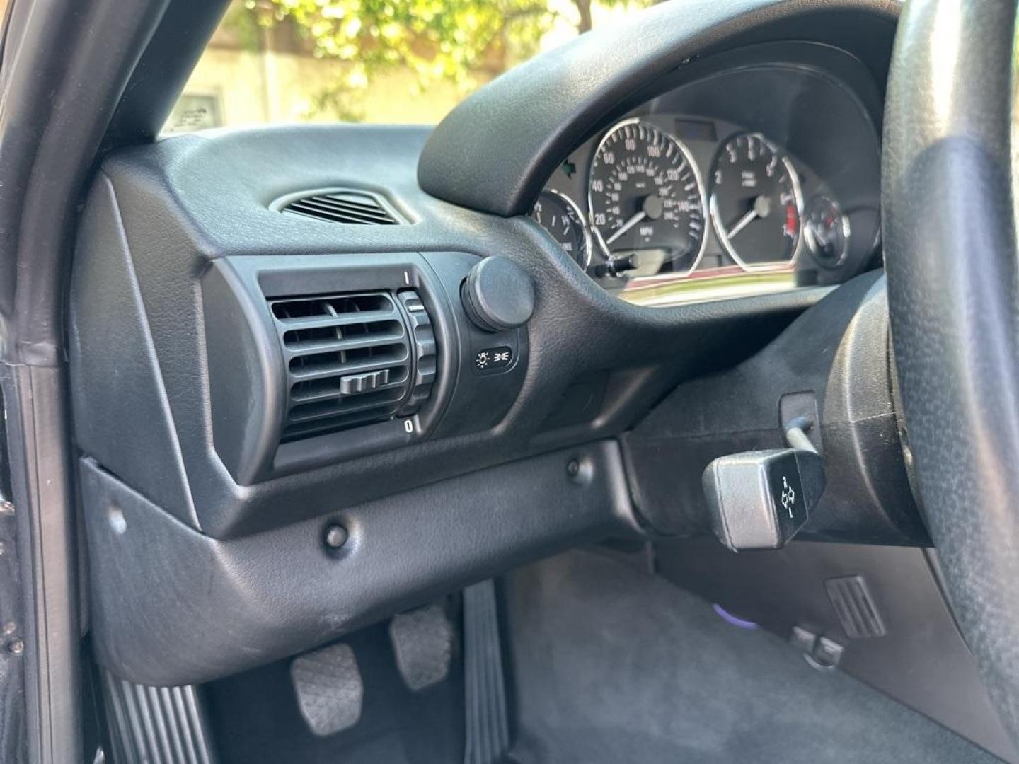 2001 Jet Black /Black BMW Z3 2.5i (WBACN33461L) with an 2.5L I6 SMPI DOHC engine, Manual transmission, located at 8595 Washington St., Thornton, CO, 80229, (303) 287-5511, 39.852348, -104.978447 - 2001 BMW Z3 In unbelivable condition inside and out!! New clutch, New Struts, Fully serviced and in perfect running condition. Everything works as it should. No cracking on any seals anywher on the car. Seats and carpet look as if they have never been sat in. 4 keys and owners manual present. Afterm - Photo#22